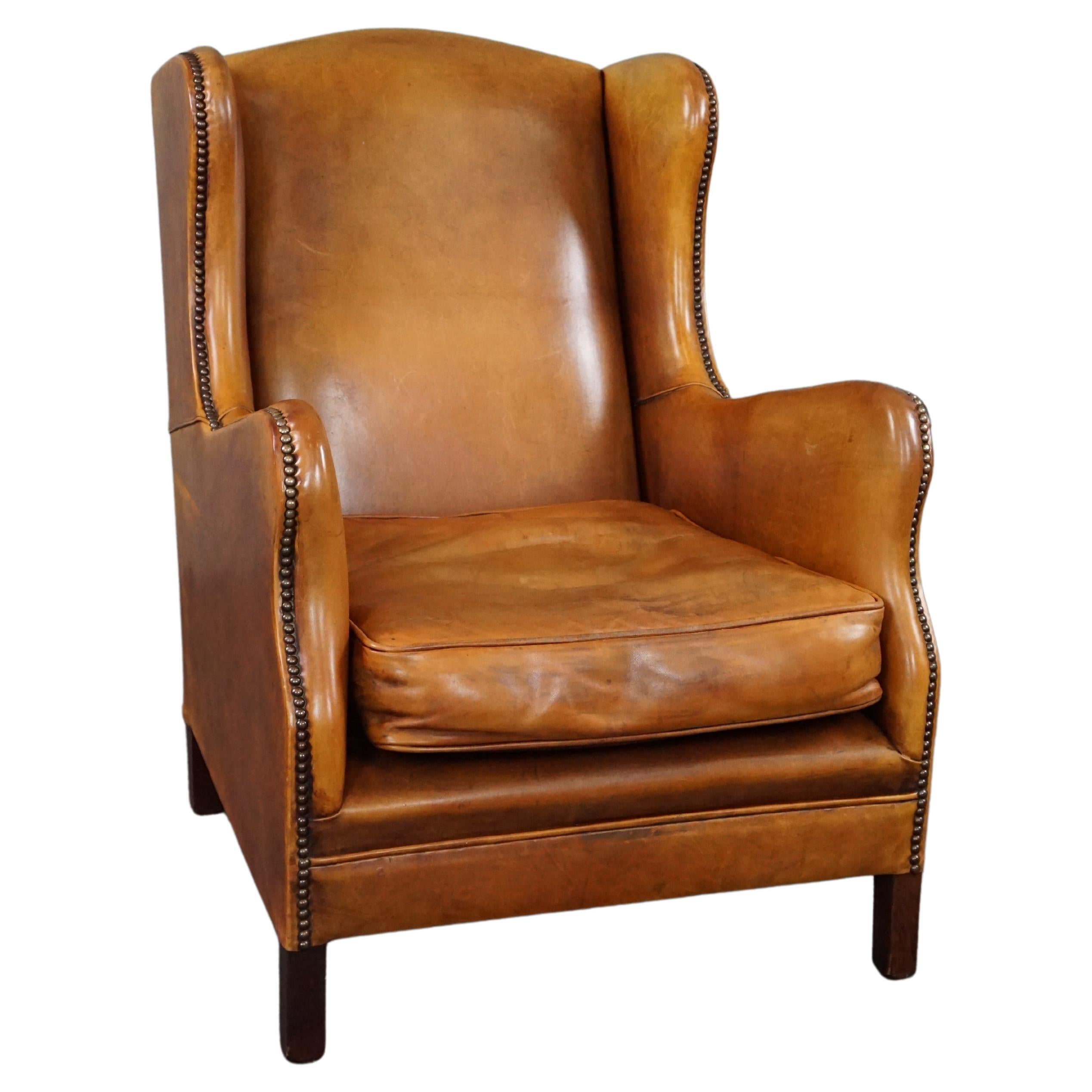 Zeer comfortabele en mooi gekleurde schapenleren fauteuil For Sale