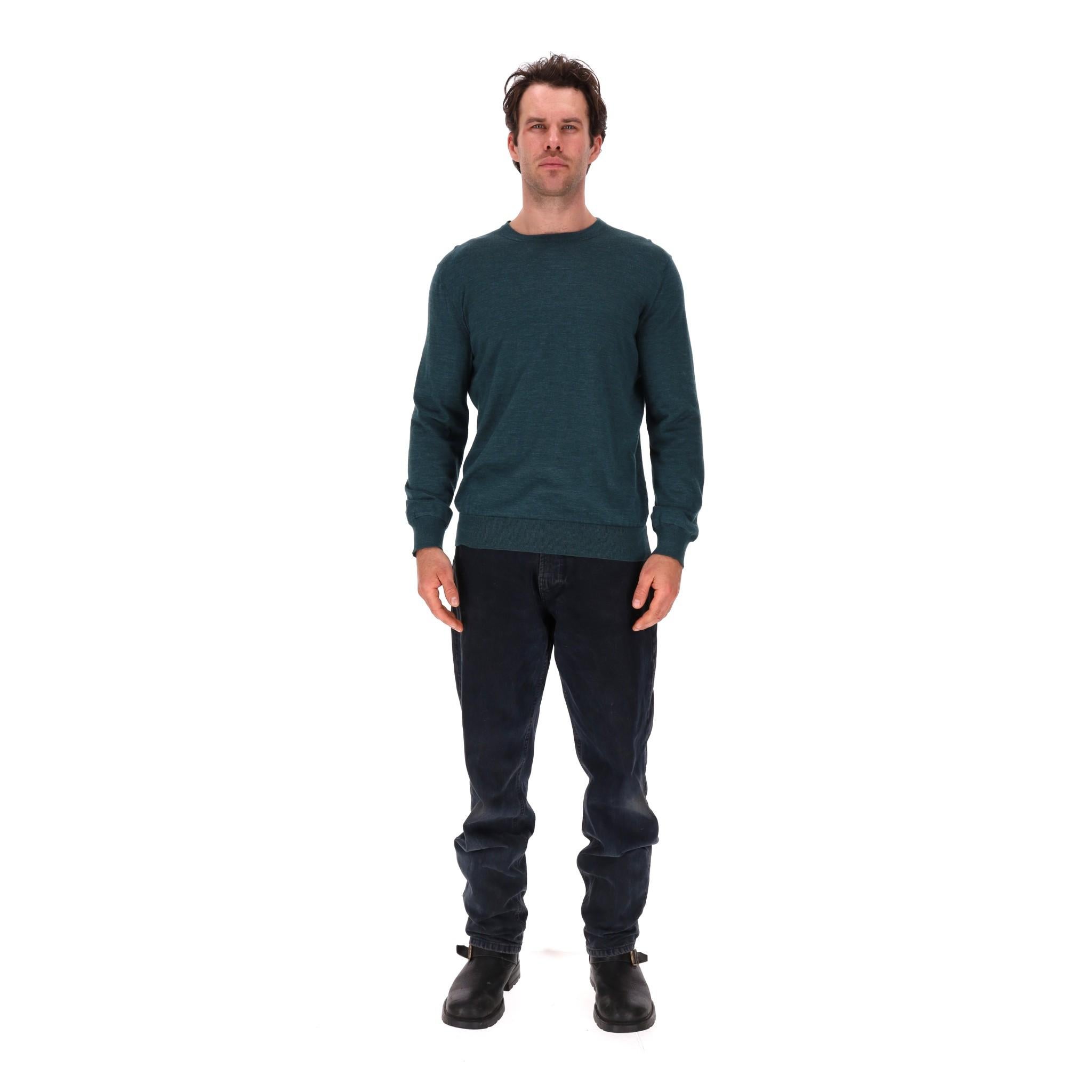 Zegna Cashmere & Silk Jumper

Dark green jumper fully crafted from soft light silk and cashmere CashSeta yarn.

Simple silhouette with ribbed crew neckline, cuffs and hem.

Rrp £1,160

Size – L

Condition – Very Good

Composition –70% Cashmere, 30%