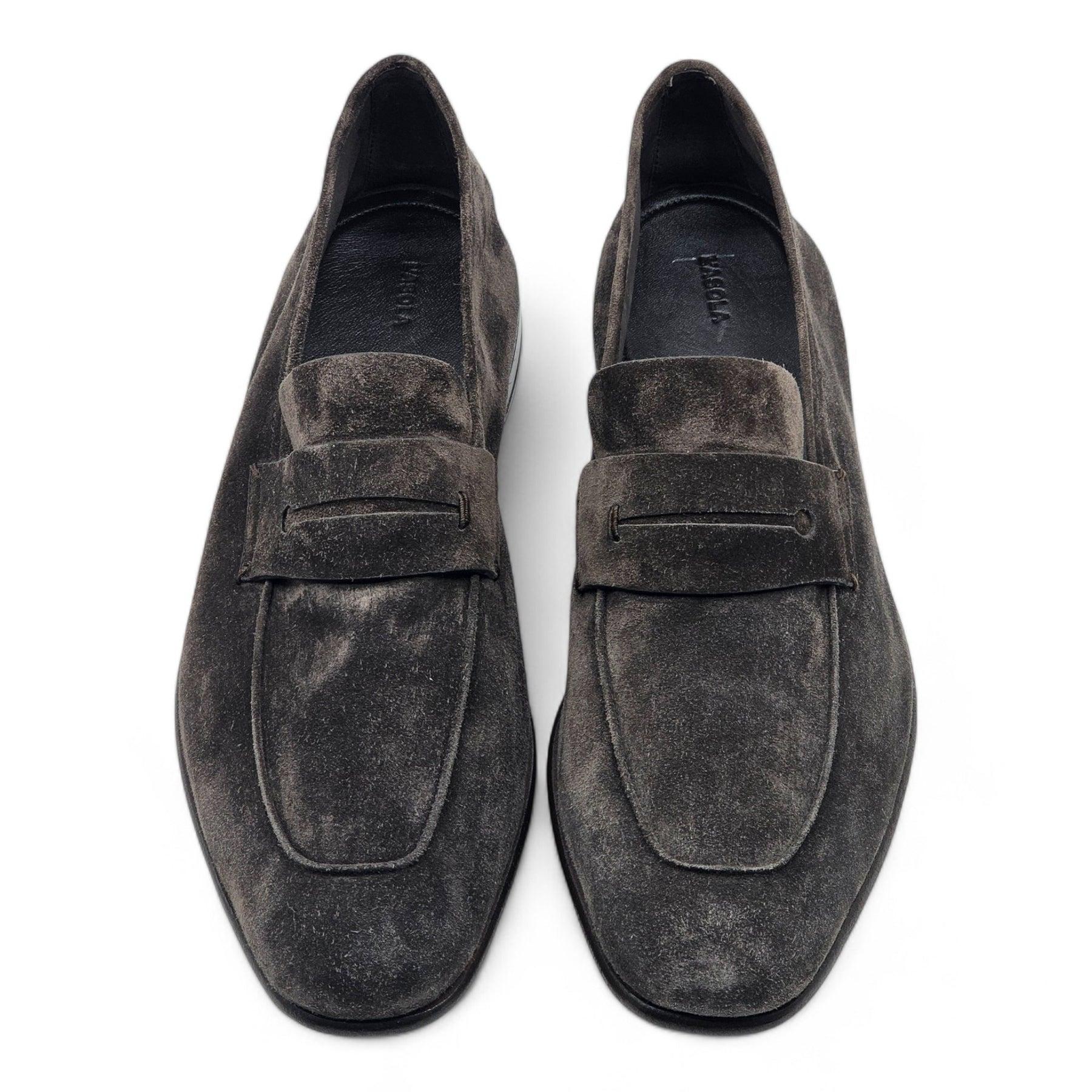 Some pairs feature the newer ZEGNA stamping and box, other pairs feature the traditional Ermenegildo Zegna stamping and box.

Notes from Zegna: 