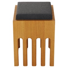 Zehnfinger Stool in Oak Wood And Synthetic Yarn by Heilig Objects