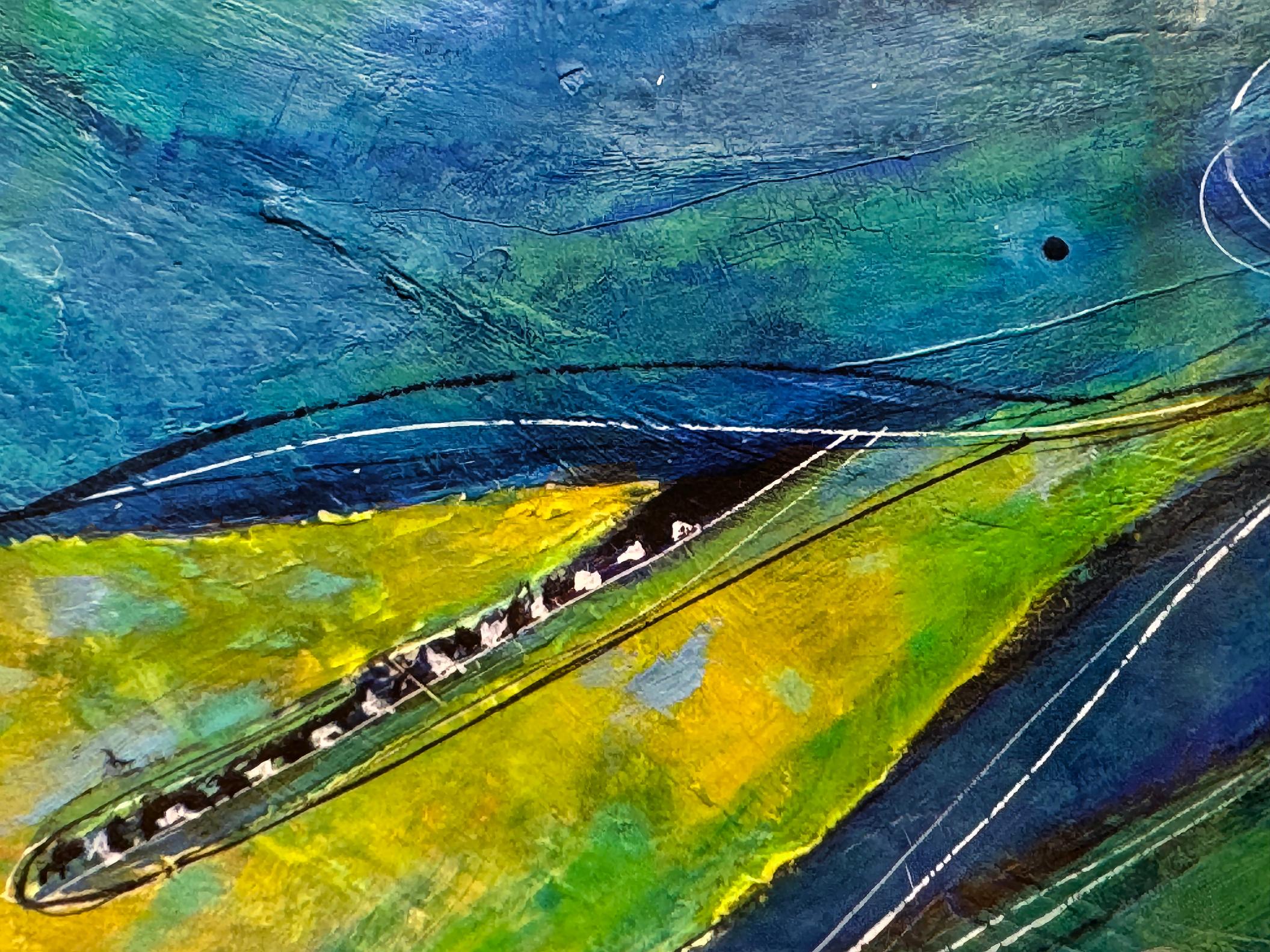 Deux baleines tourbillonnent dans une danse amoureuse au milieu des eaux bleues et jaunes en vente 2