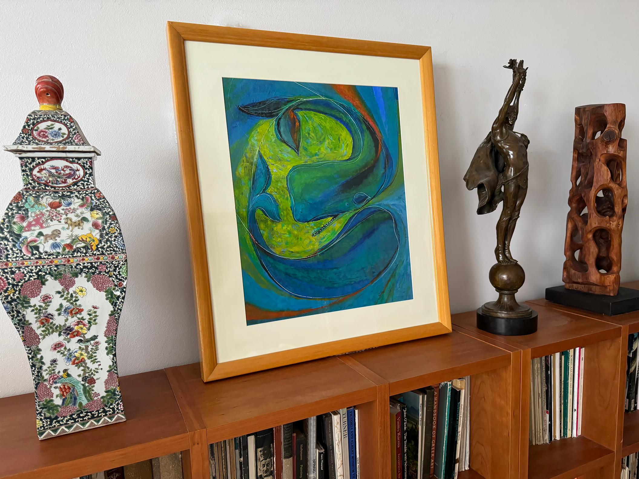 Deux baleines tourbillonnent dans une danse amoureuse au milieu des eaux bleues et jaunes en vente 4