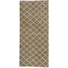 Zeki Muren - Tapis de couloir turc vintage en mauvais état avec style colonial rustique