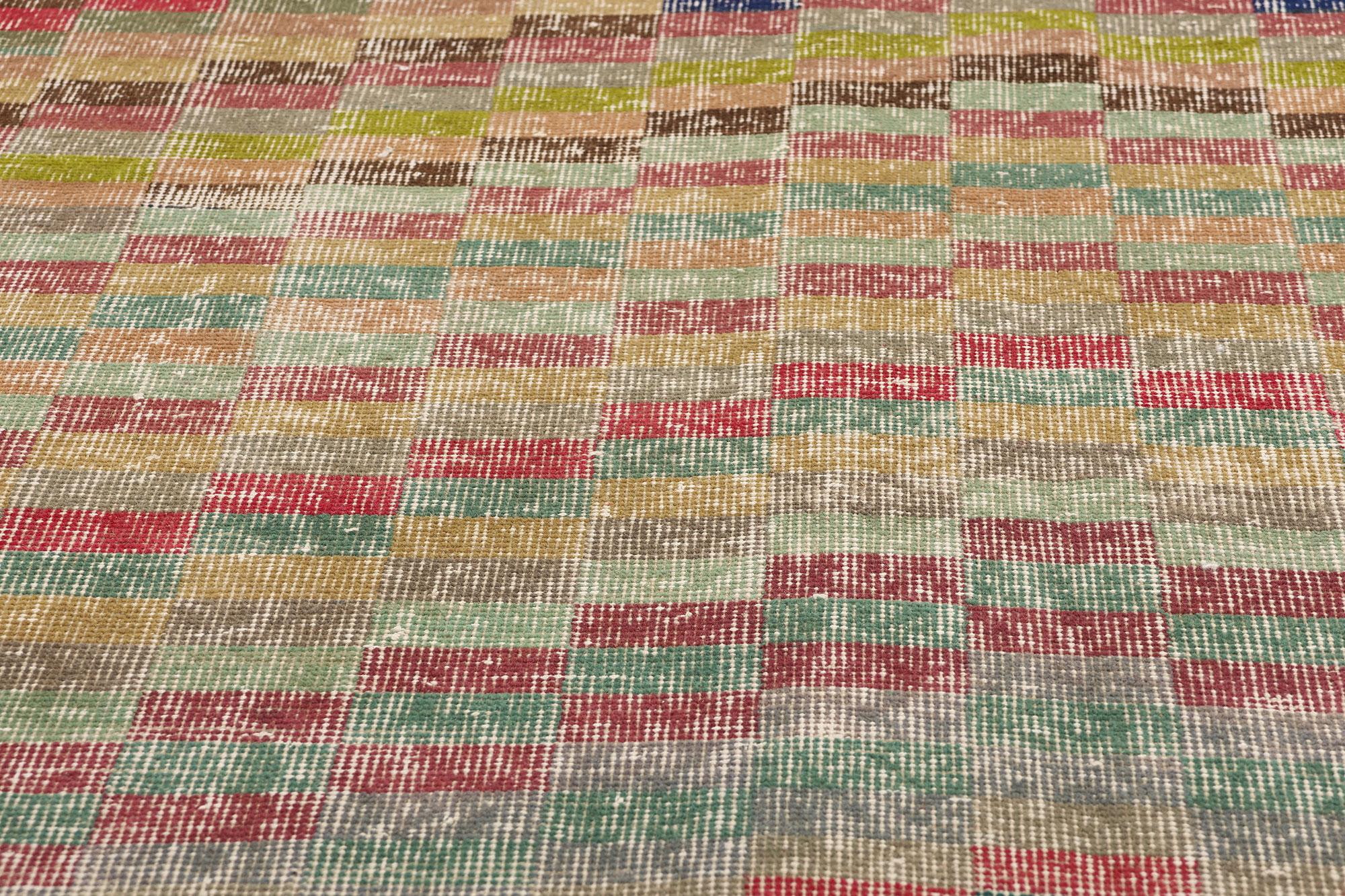 Türkischer Sivas-Teppich im Vintage-Stil von Zeki Muren im Used-Look im Zustand „Starke Gebrauchsspuren“ im Angebot in Dallas, TX