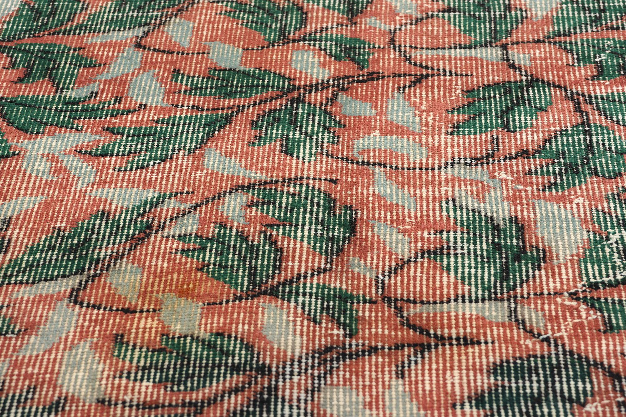 Türkischer Sivas-Teppich im Vintage-Stil von Zeki Muren im Used-Look im Zustand „Starke Gebrauchsspuren“ im Angebot in Dallas, TX