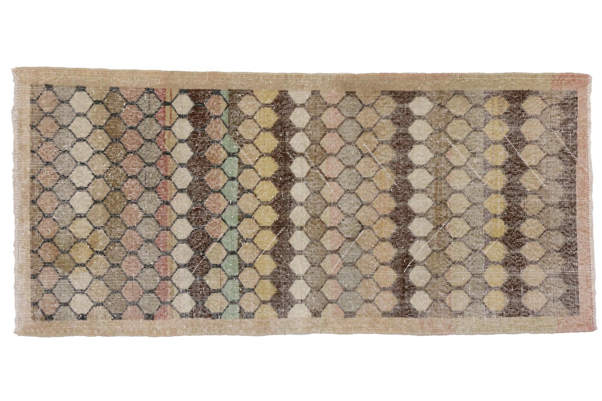 Zeki Muren Distressed Vintage Turkish Sivas Rug In Distressed Condition For Sale In Dallas, TX