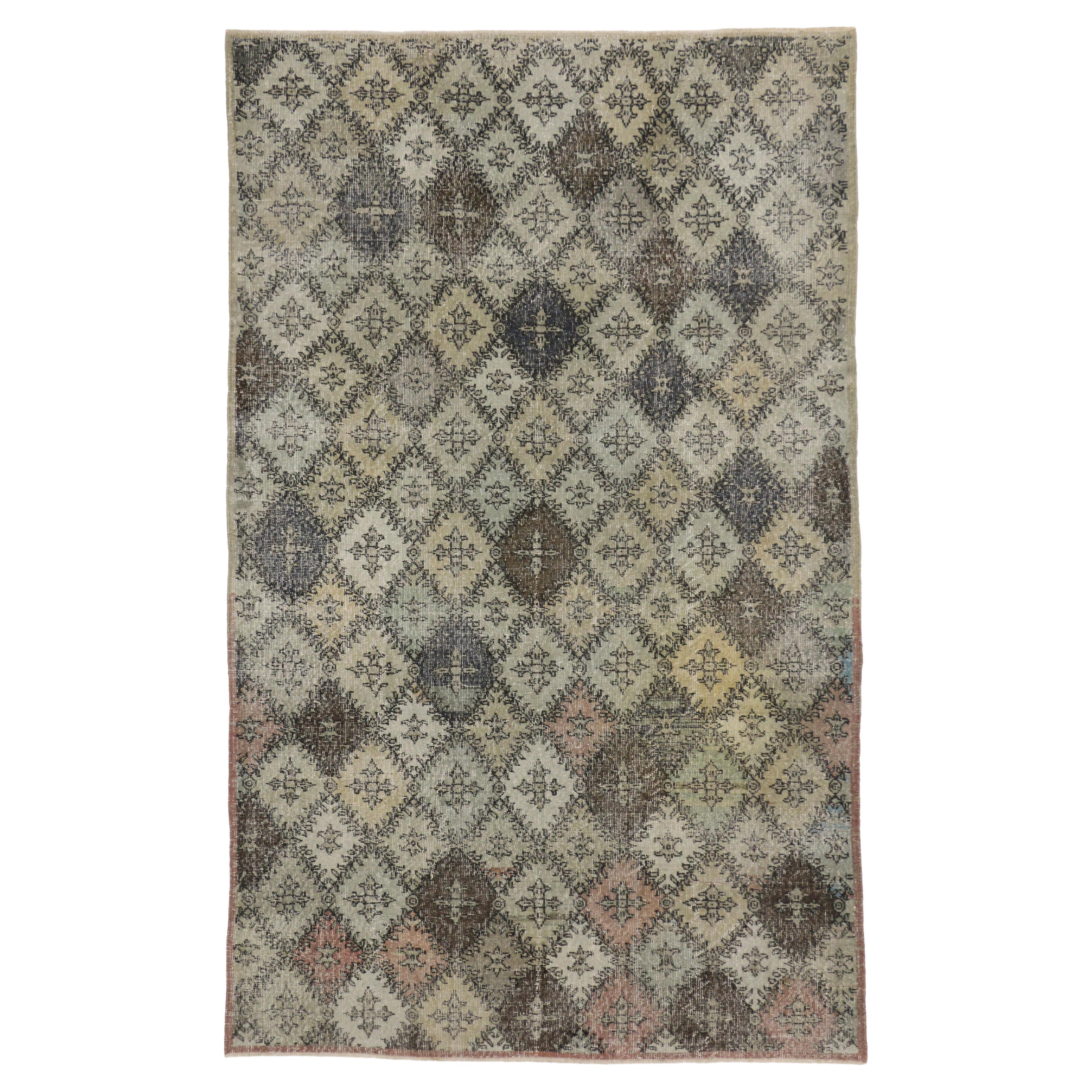 Zeki Muren Alfombra Sivas Turca Vintage Envejecida de Estilo Art Decó Industrial en venta