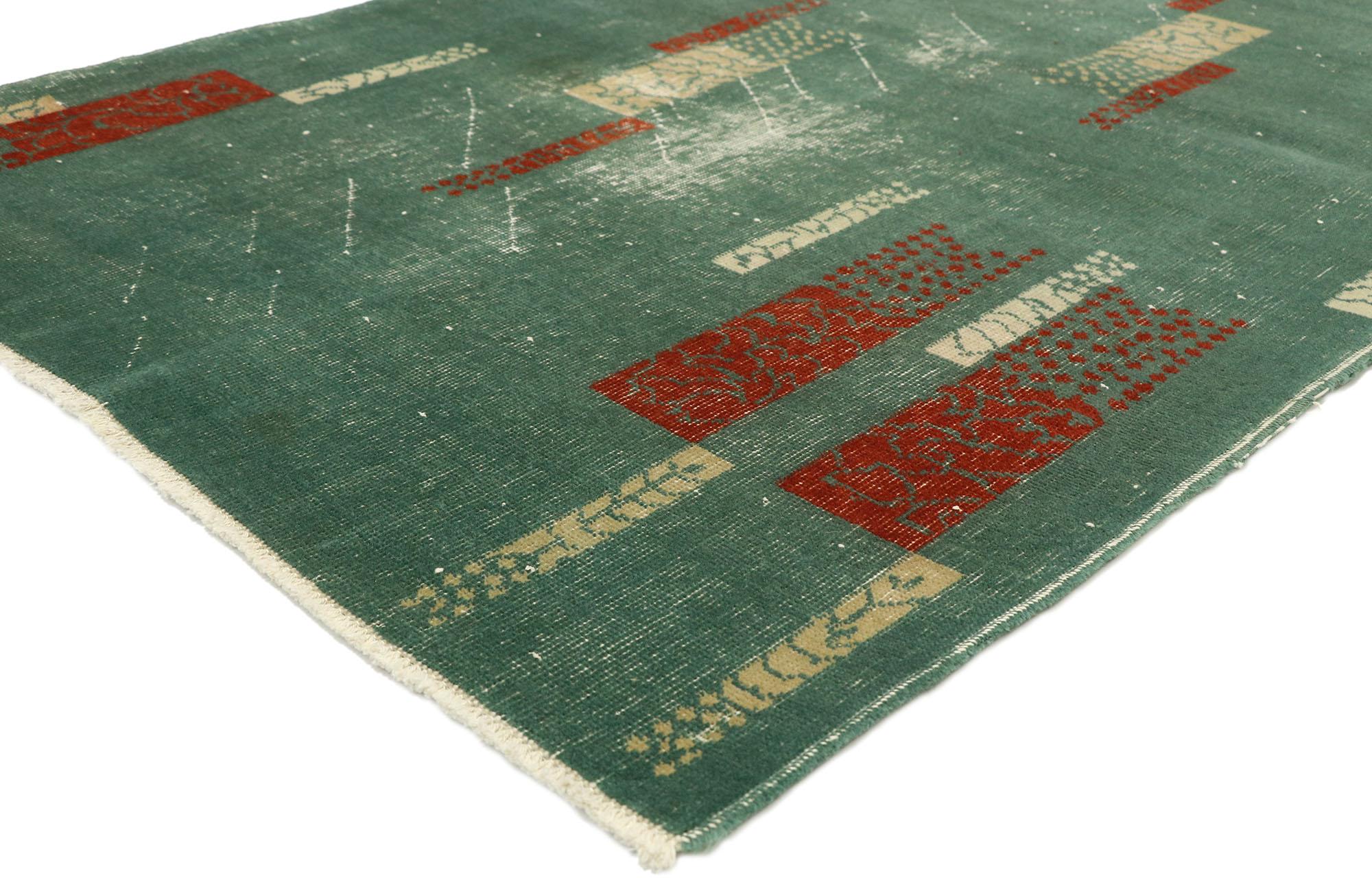 51582 Zeki Mu¨ren distressed vintage Turkish Sivas rug with Linear Abstract style. Reflecting artistic elements of abstract art with expressionism vibes, this hand knotted wool distressed vintage Turkish Sivas rug awakens the soul with elevated