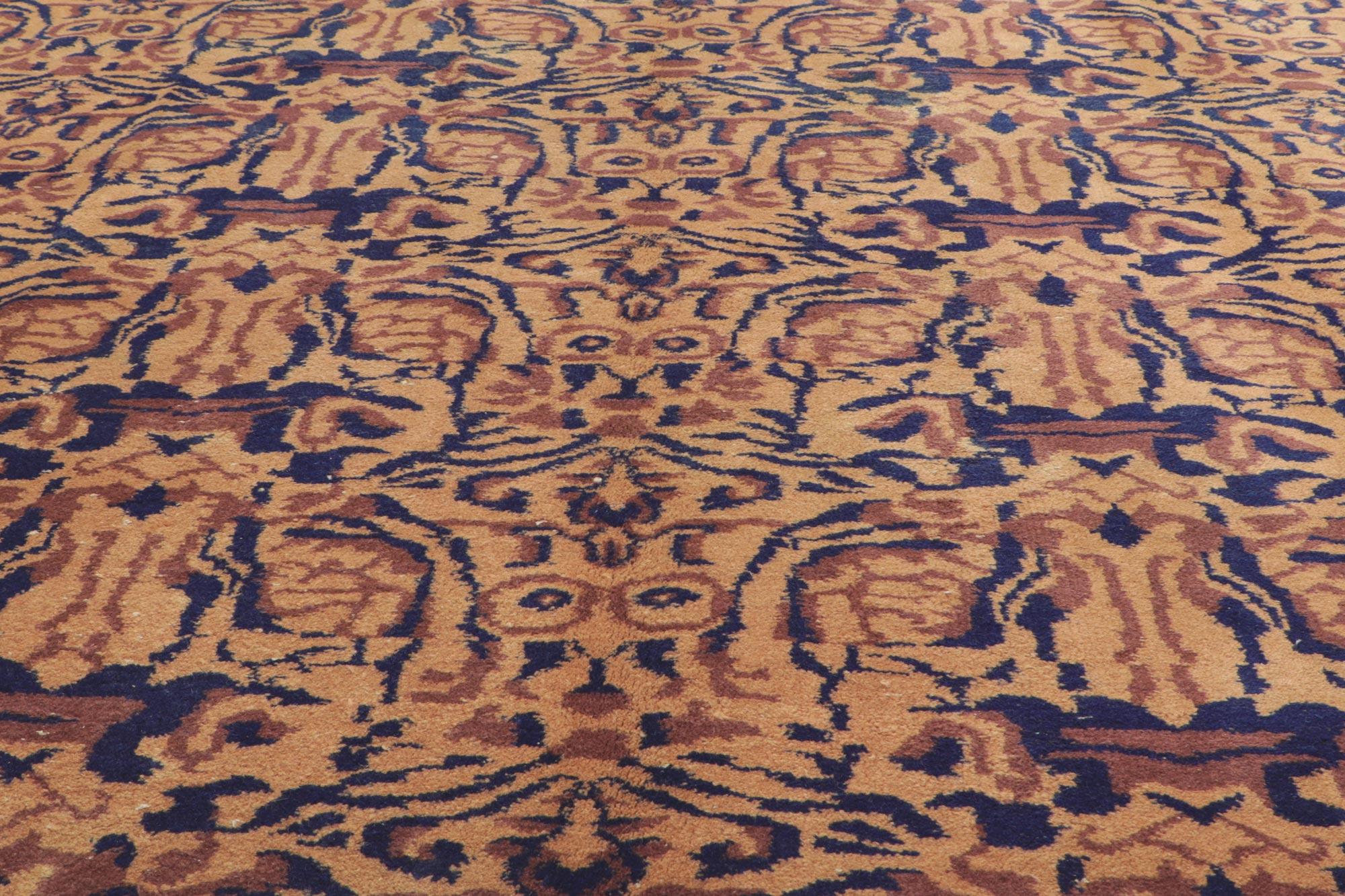 Zeki Muren Türkischer Sivas-Teppich im Vintage-Stil mit modernem Art-déco-Stil, Zeki Muren im Zustand „Starke Gebrauchsspuren“ im Angebot in Dallas, TX