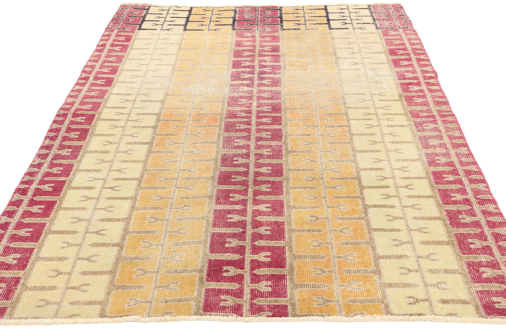 Mid-Century moderno Tappeto Zeki Muren Sivas Vintage Distressed, Avant Garde incontra il retro MCM in vendita