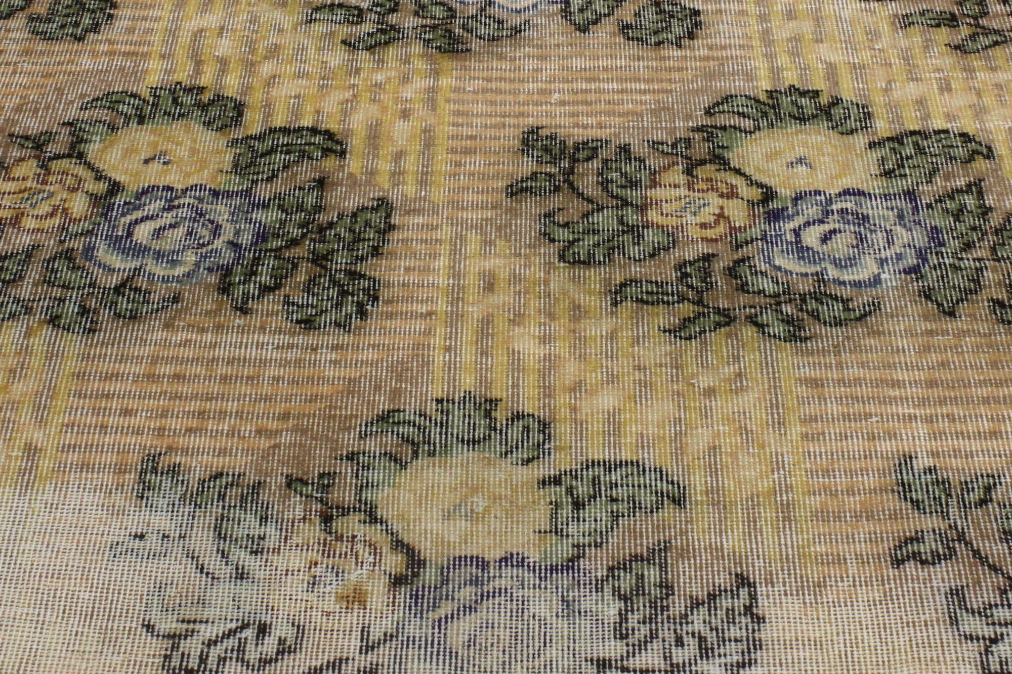 Zeki Muren Vintage Türkisch Sivas Teppich (Handgeknüpft) im Angebot