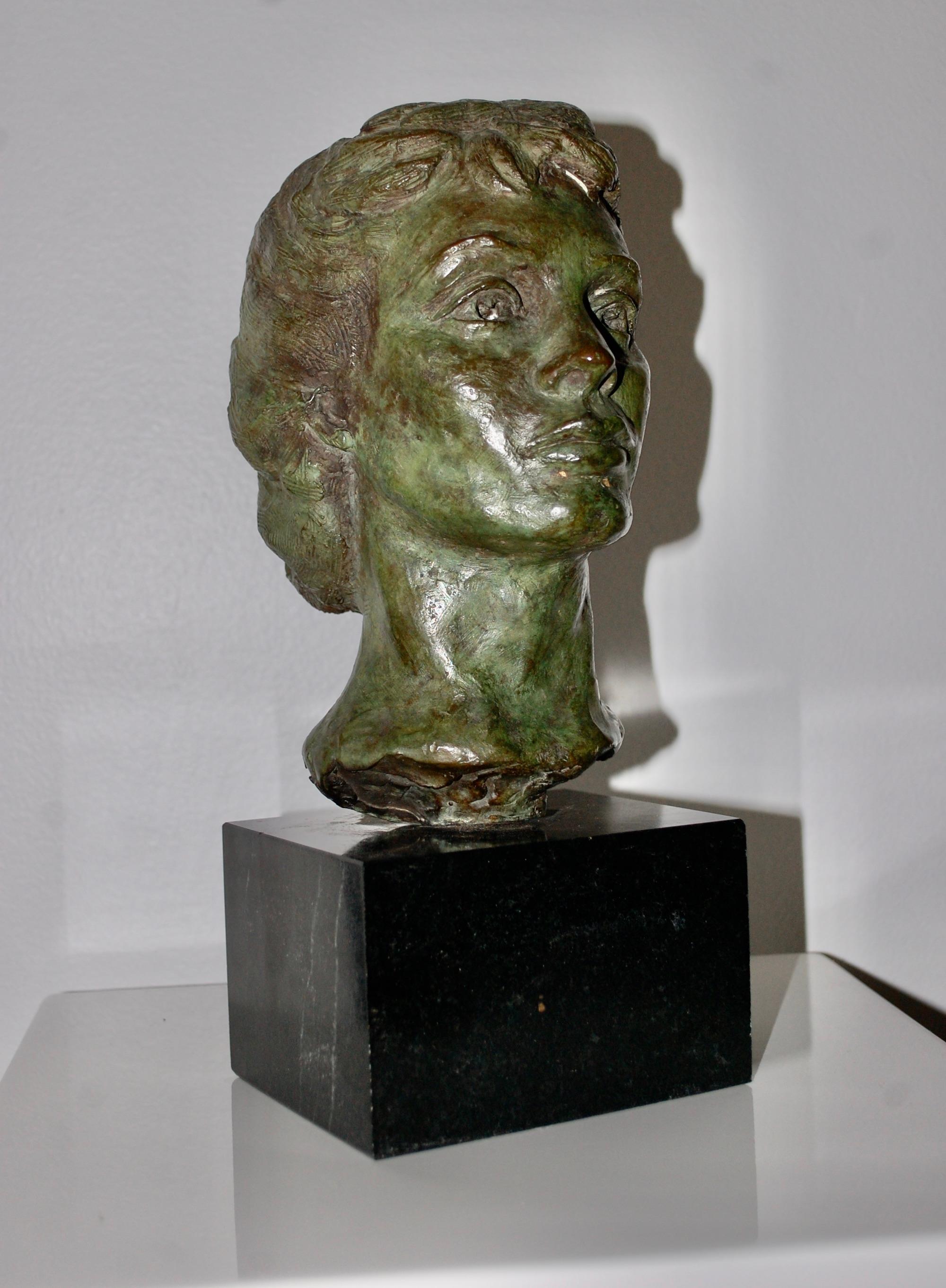 Busto de bronce Elaine 1