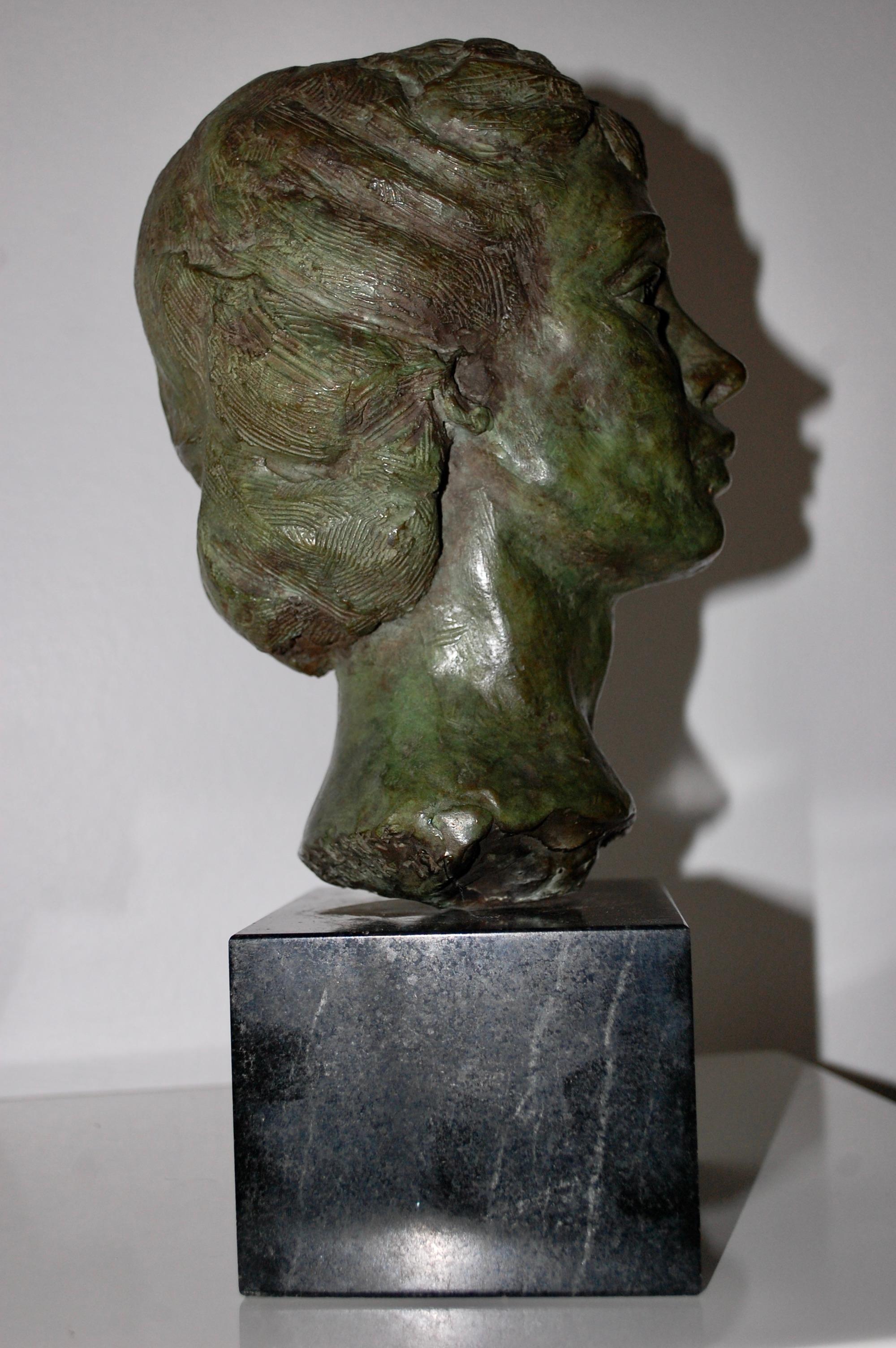 Busto de bronce Elaine 5