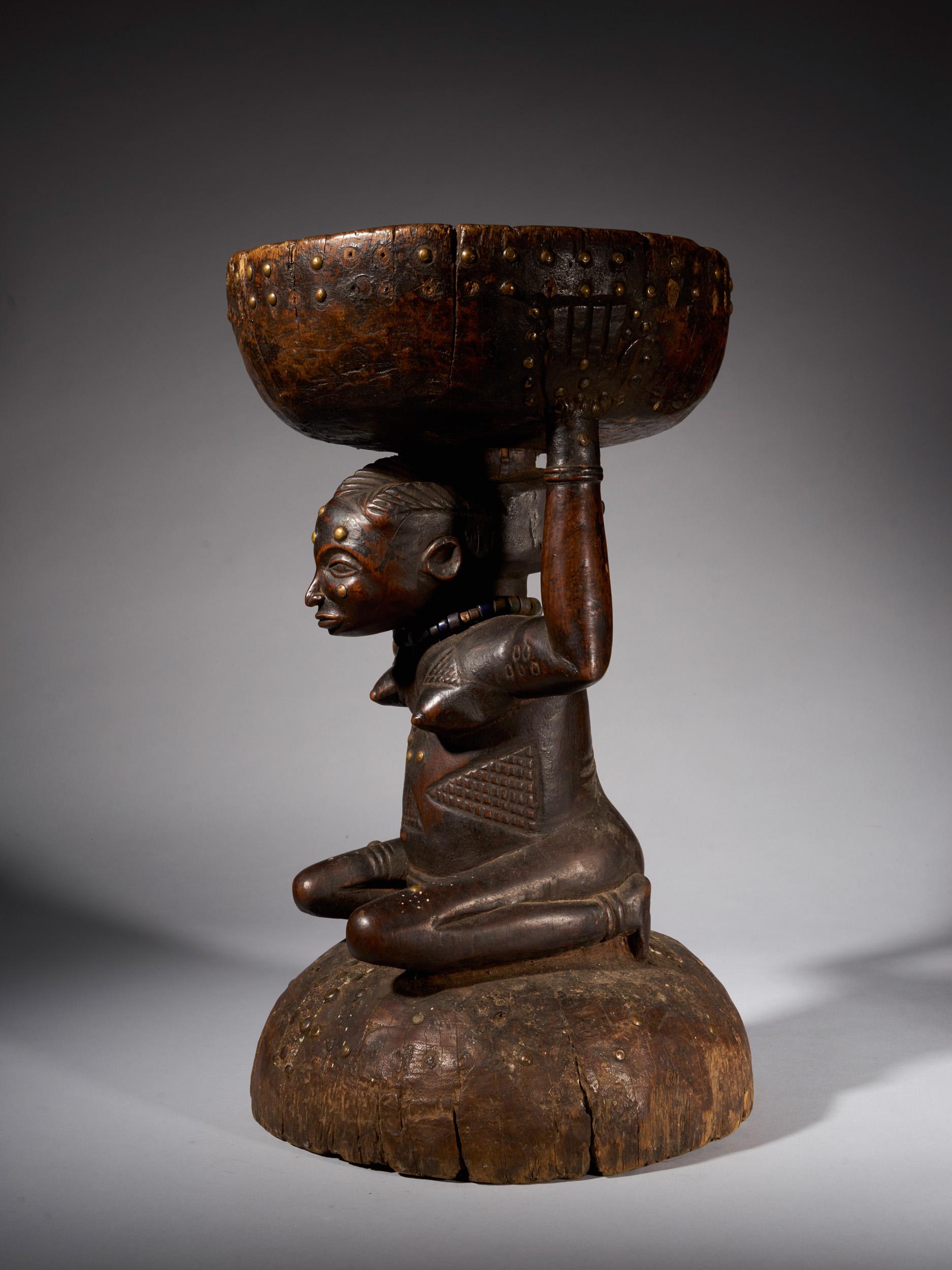 20th Century Zela Caryatide Stool held by a Female sculpture covered with with scarifications For Sale