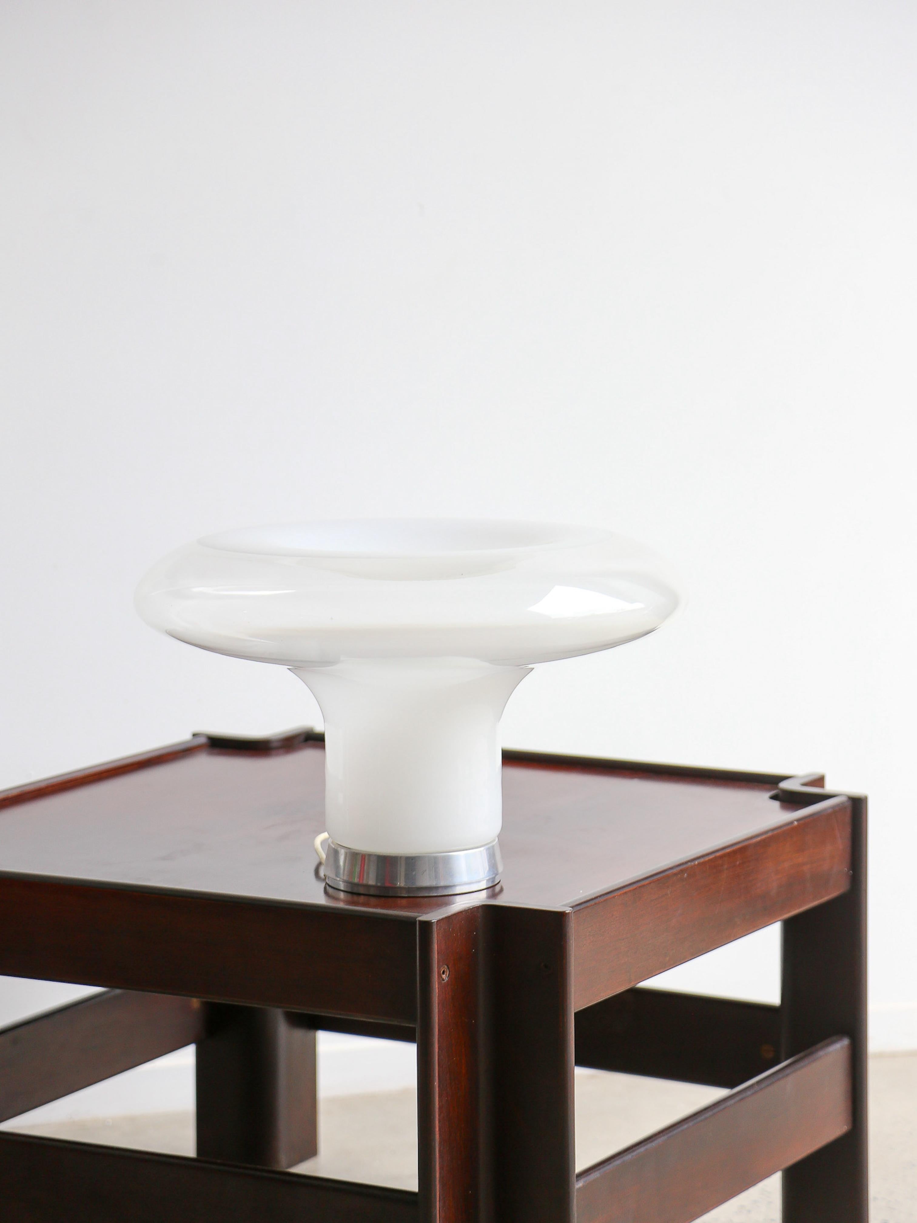 Zelda Beistelltisch von Sergio Asti für Poltronova, Italien.

Designer: Sergio Asti 
Hersteller: Flos
Ort der Herkunft: Poltronova 
Datum der Herstellung: 1960s
Im Stil: Mid Century Modern
MATERIALIEN & TECHNIKEN: Holz 
Zustand: Guter Zustand,