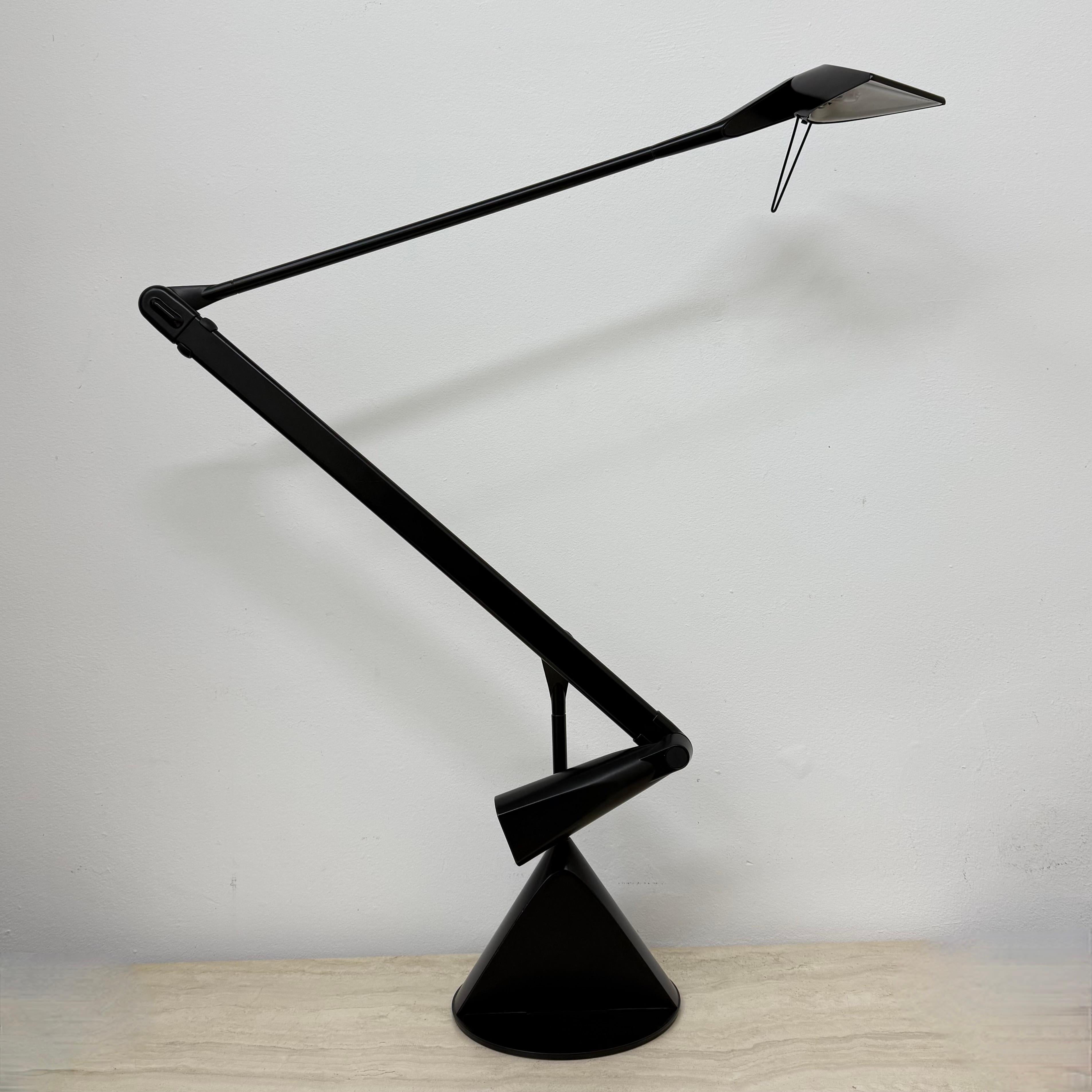Zelig Terra Table Lamp by Walter Monici for Lumina, 1980s

Black counterweight floor lamp. Design by Walter Monici for Lumina Italy 1980 model ”Zelig Terra ”
Very nice adjustable halogen floor lamp. Two-light intensities. Very flexible, it stays in