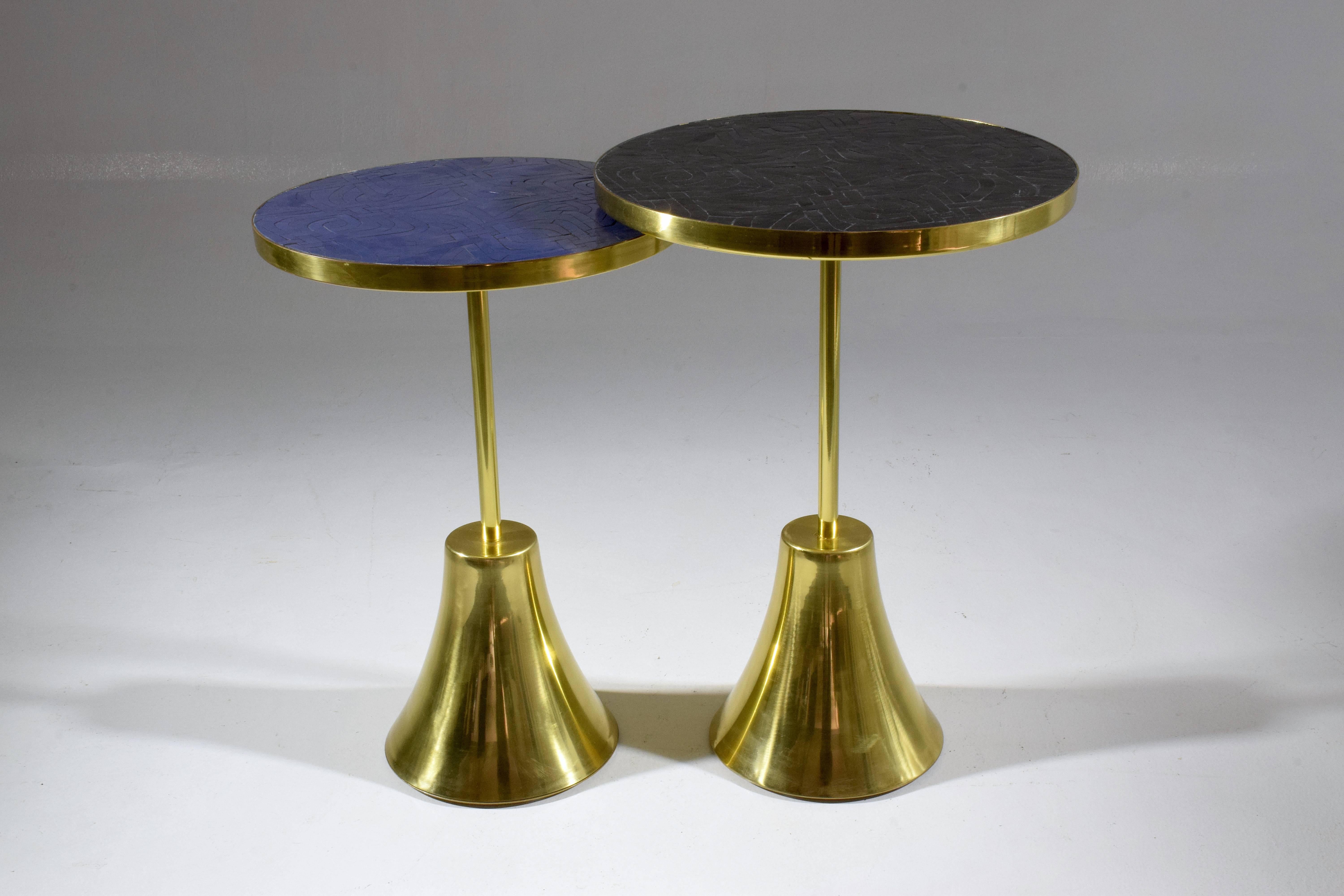 Moderne Table d'appoint contemporaine en mosaïque de laiton Zel-Ora, collection Flow en vente
