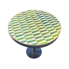 Table à manger « Zellige Top » fabriquée à la main, avec piètement en métal peint