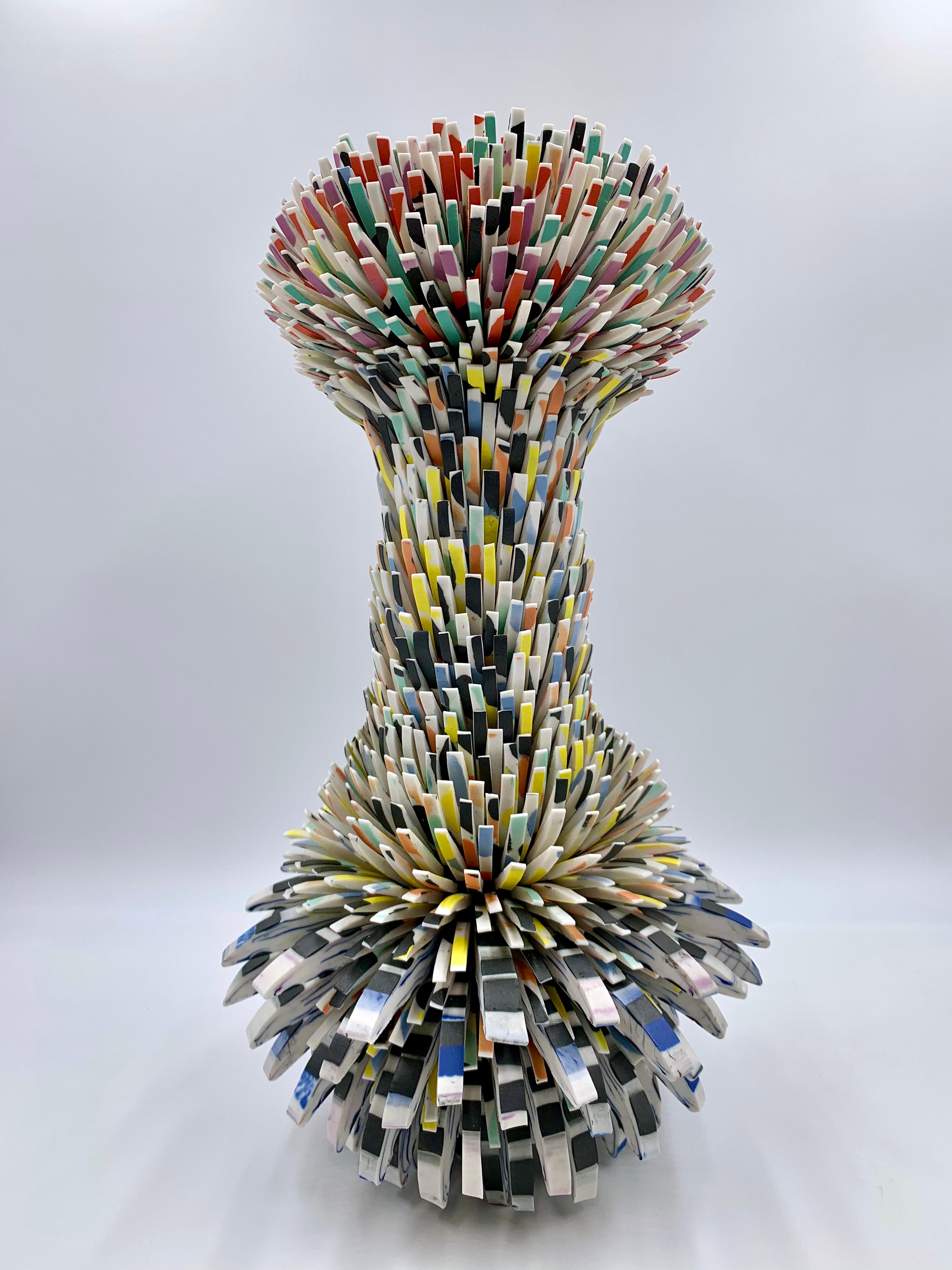 Zemer Peled Abstract Sculpture – "Protea 3", Zeitgenössisch, Porzellan, Abstrakt, Keramik, Skulptur