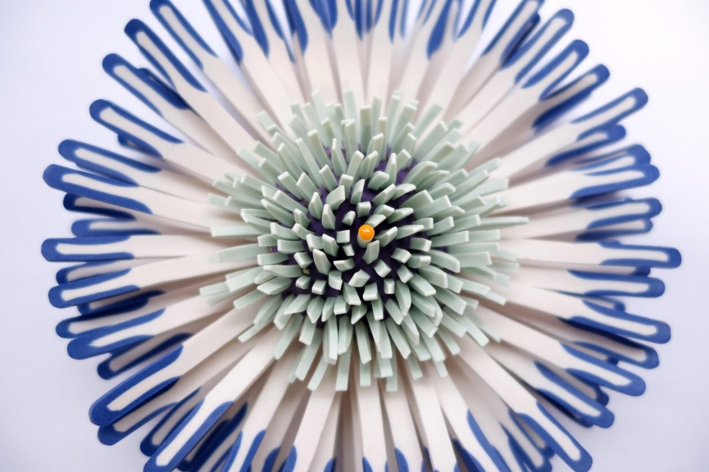 Shard Flower 2 - Sculpture by Zemer Peled