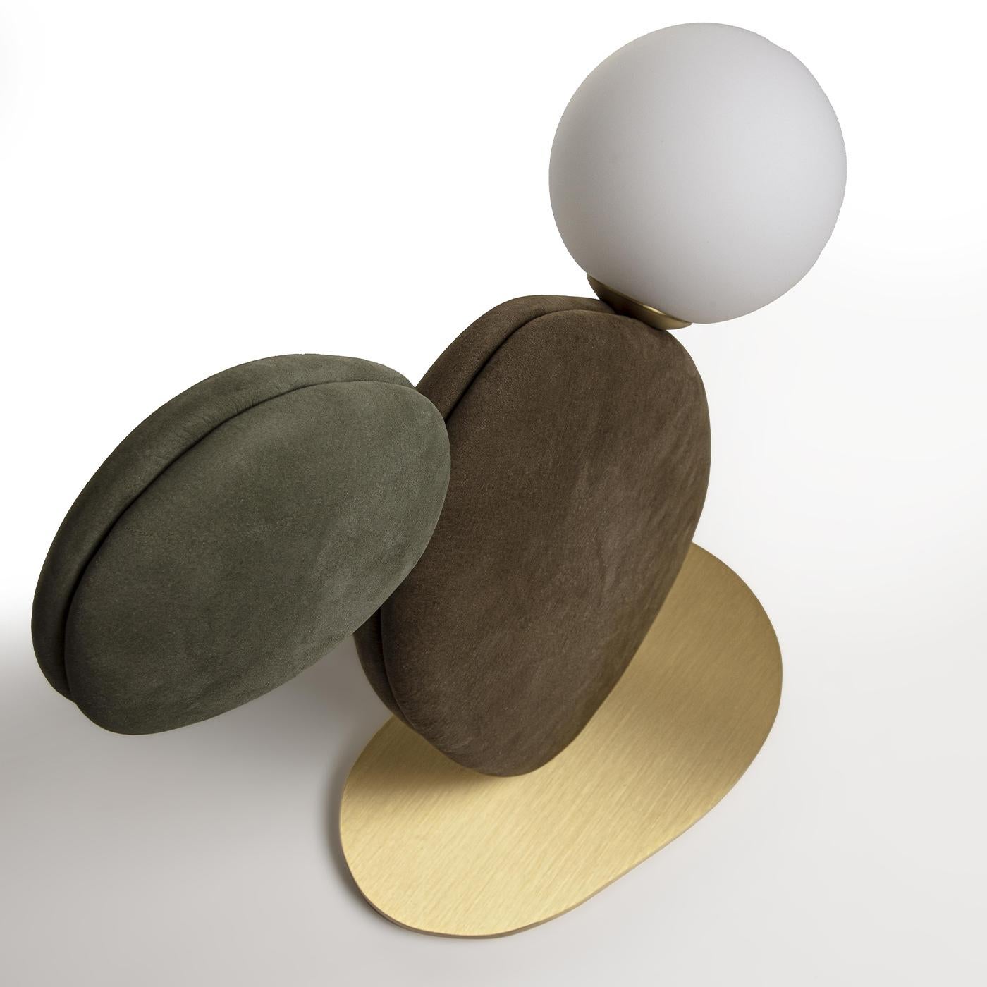 Italiano Lampada da tavolo Zen piccola in pelle marrone in vendita