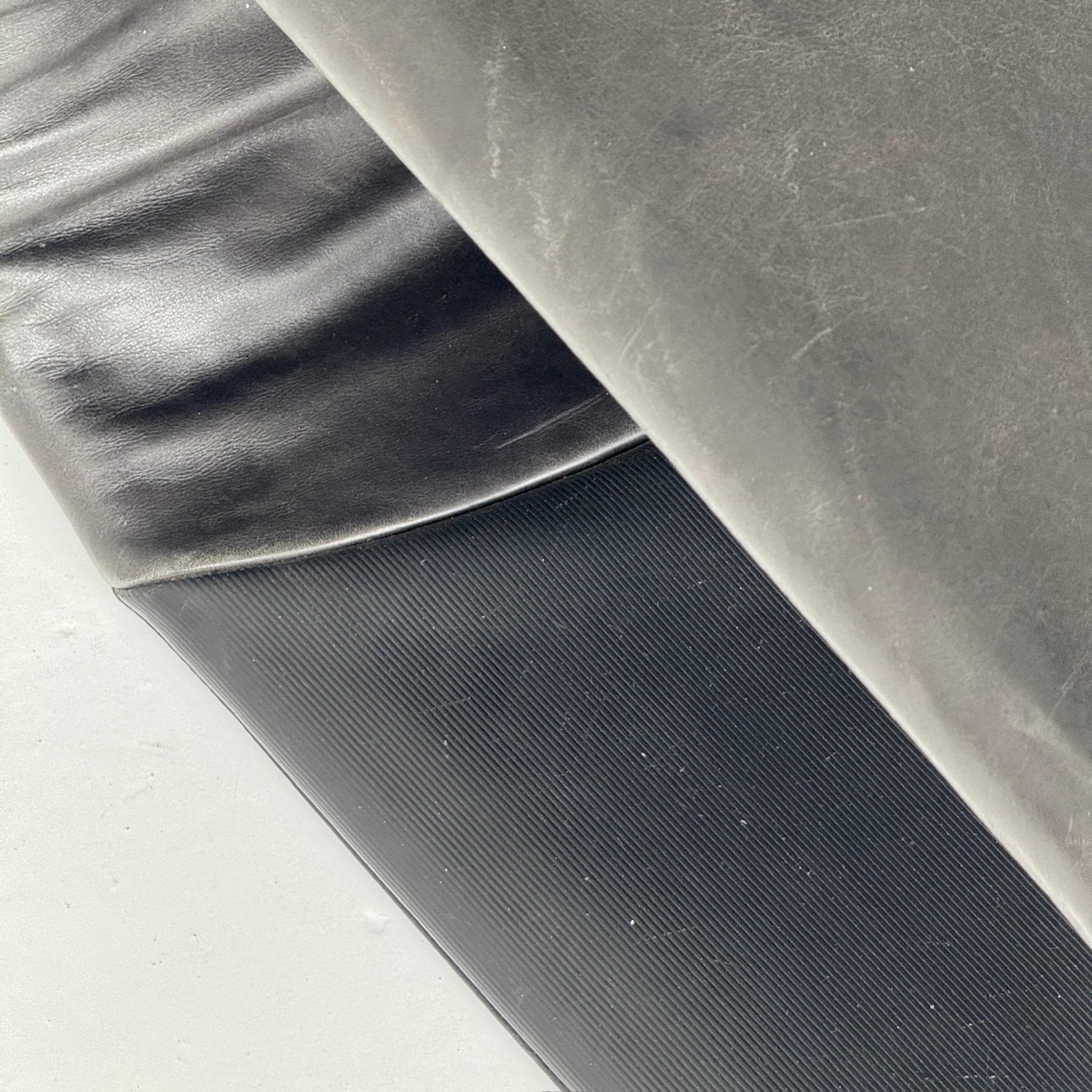 Silla Zen + Otomana de Claude Brisson para Ligne Roset en venta 1