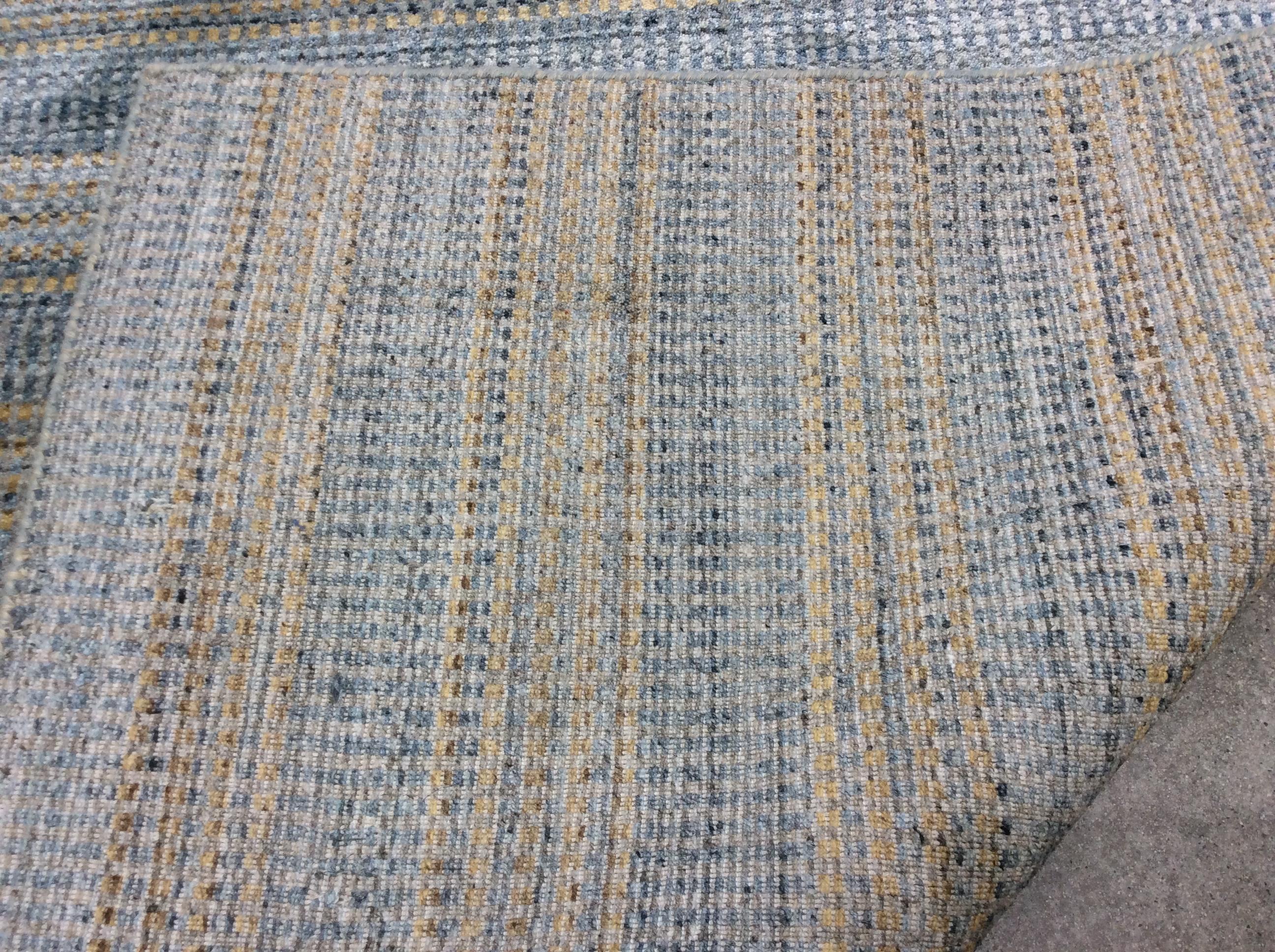 Zen Kollektion Teppich aus gestreiftem Denim im Zustand „Neu“ im Angebot in West Hollywood, CA