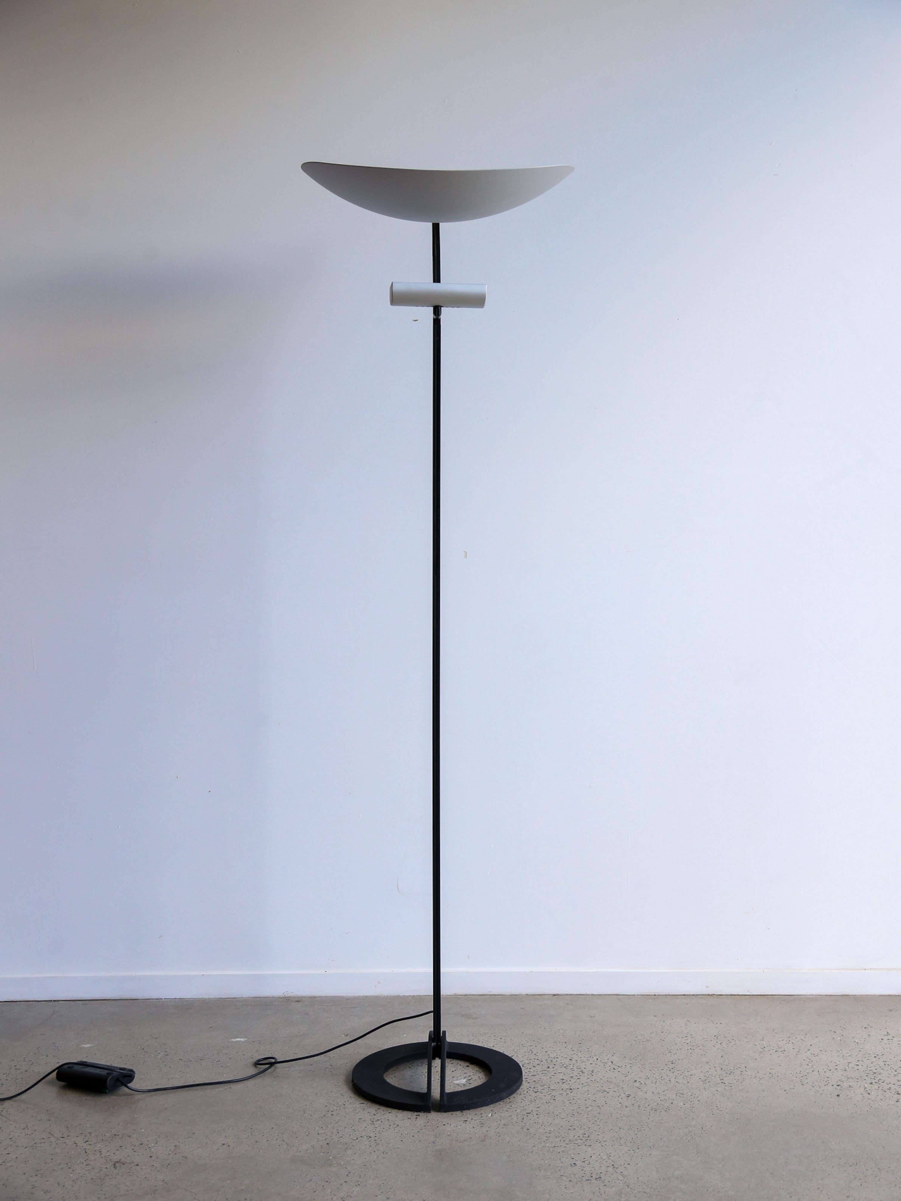 Lámpara de pie Artemide 