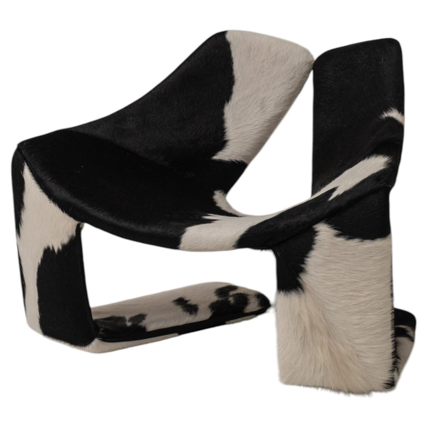 Zen Lounge Chair in cowhide by Kwok Hoi Chan for Steiner, 1970s