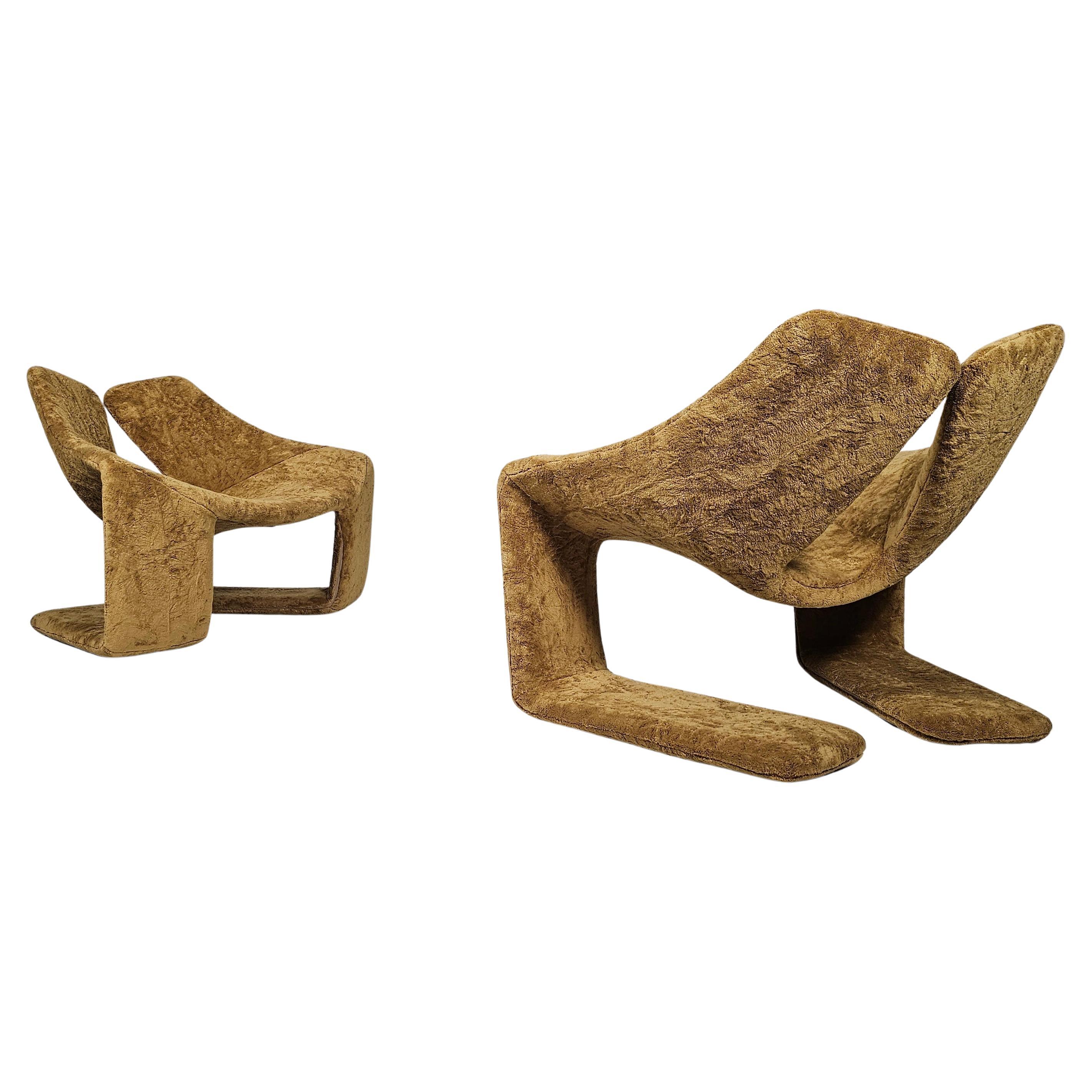 "Zen" lounge chairs in camel color teddy fabric by Kwok Hoi Chan, Steiner, 1970
