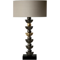 Lámpara de mesa "Zen", escultórica, pizarra, resina de bronce, pan de oro de Margit Wittig