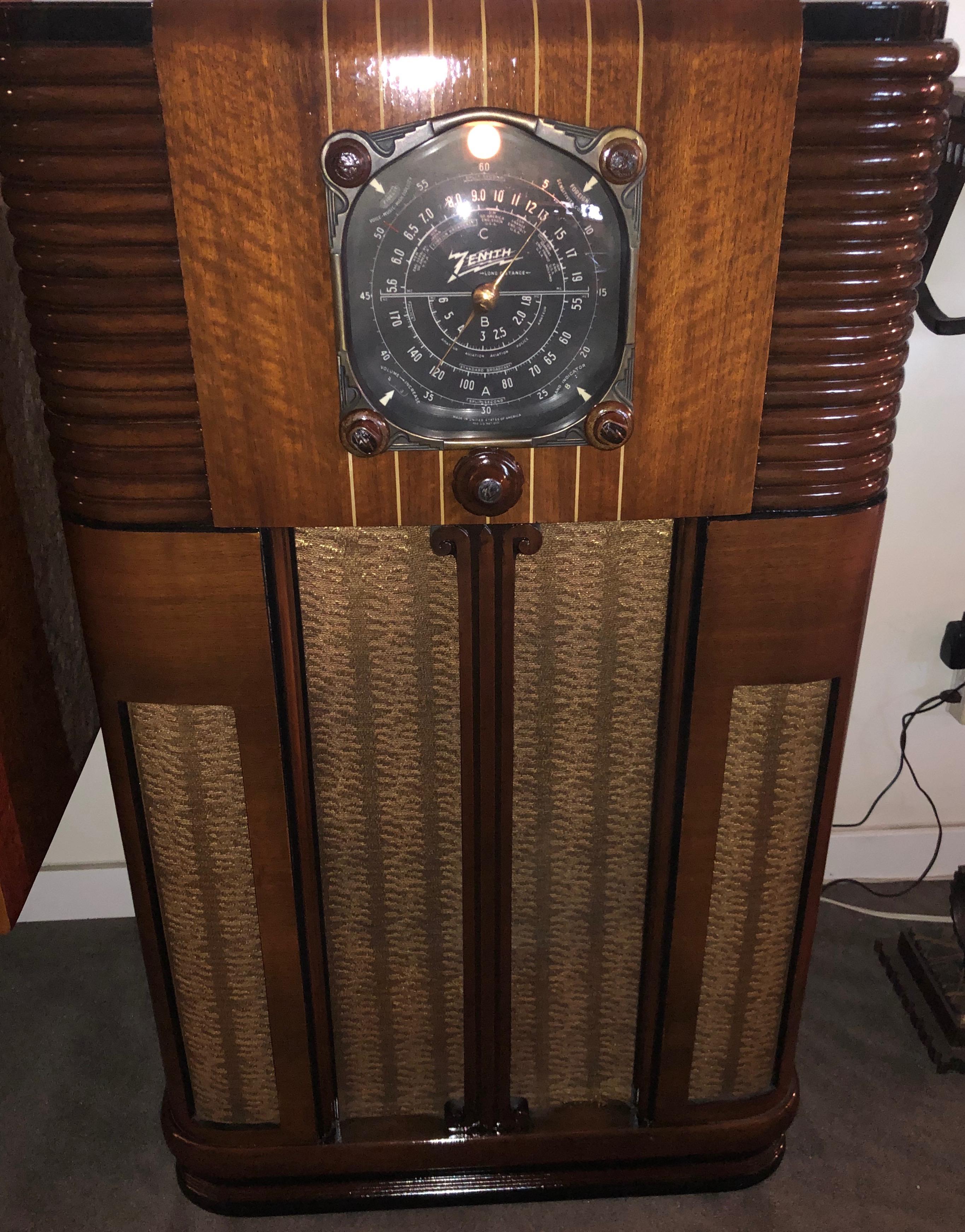 1930s radio cabinet