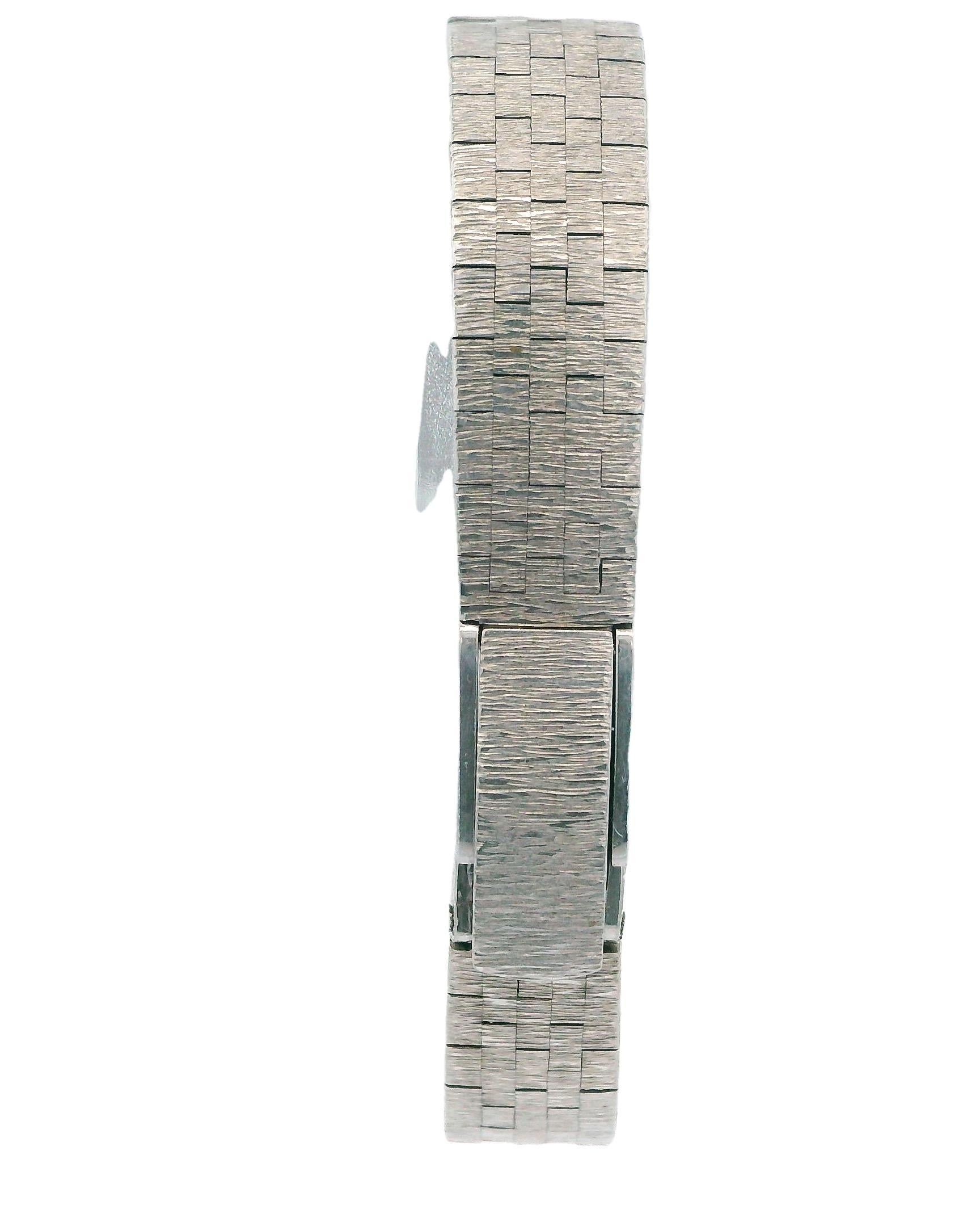 Zenith Montre mécanique en or blanc 18 carats sertie de diamants en vente 7