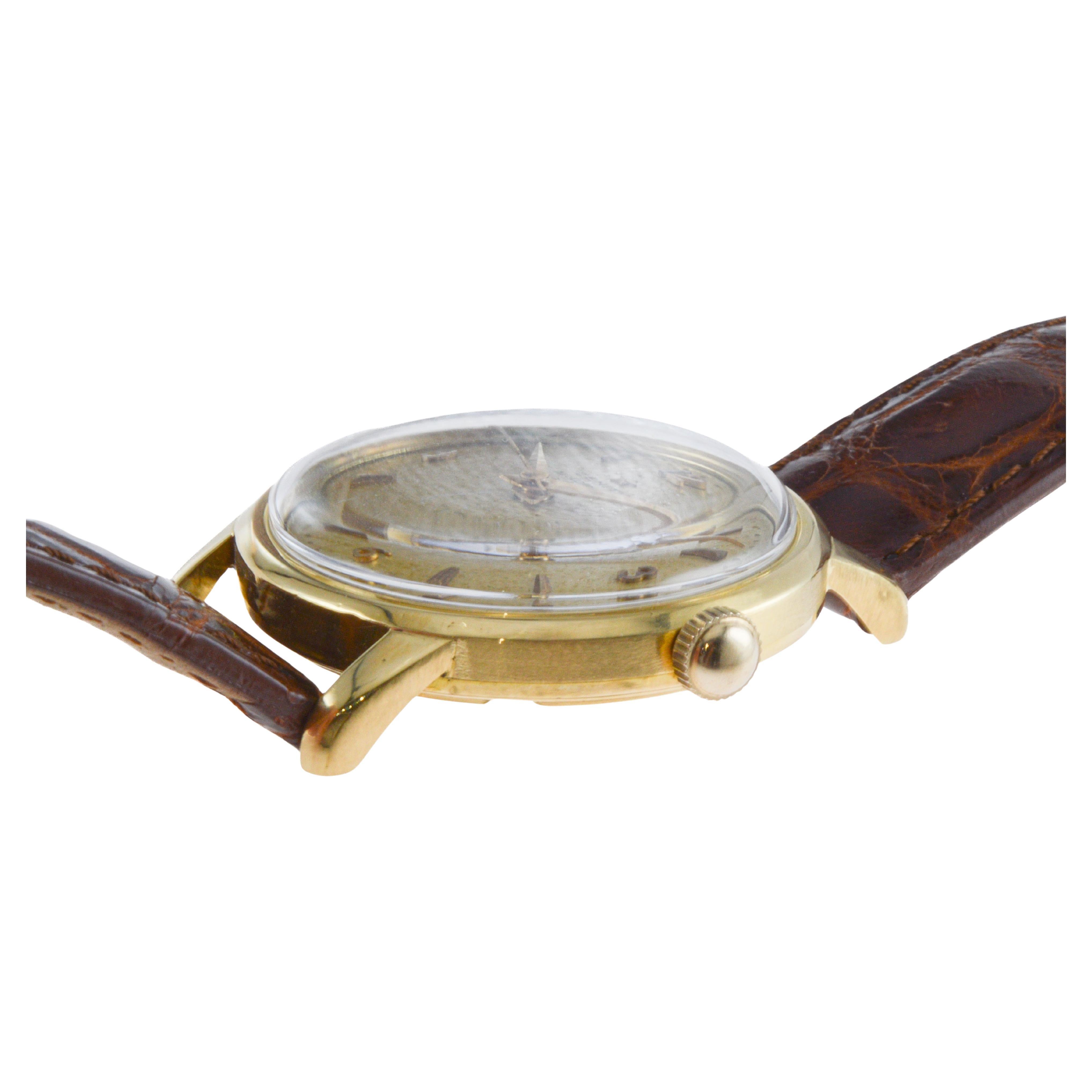 Zenith 18Kt Heavy Solid Gold Mid Century Watch circa 1960's For Sale 5