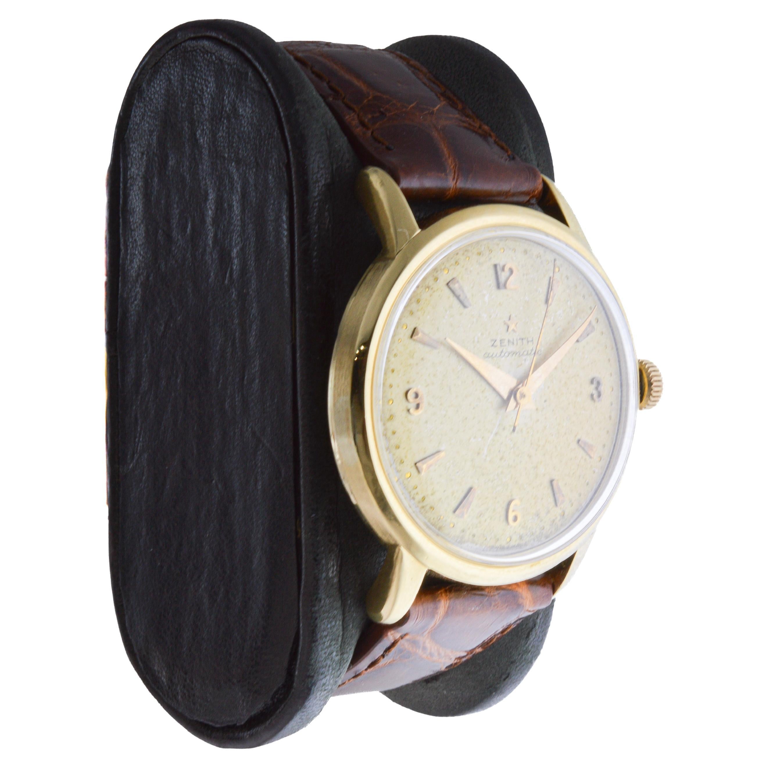 FACTORY / HOUSE: Zenith Watch Company
STYLE / REFERENCE: Art Deco / Round
METAL / MATERIAL: 18Kt Solid Gold
CIRCA / YEAR: 1960's
DIMENSIONS / SIZE: Length 41mm X Diameter 35mm
MOVEMENT / CALIBER: Automatic Winding / 17 Jewels 
DIAL / HANDS: Original