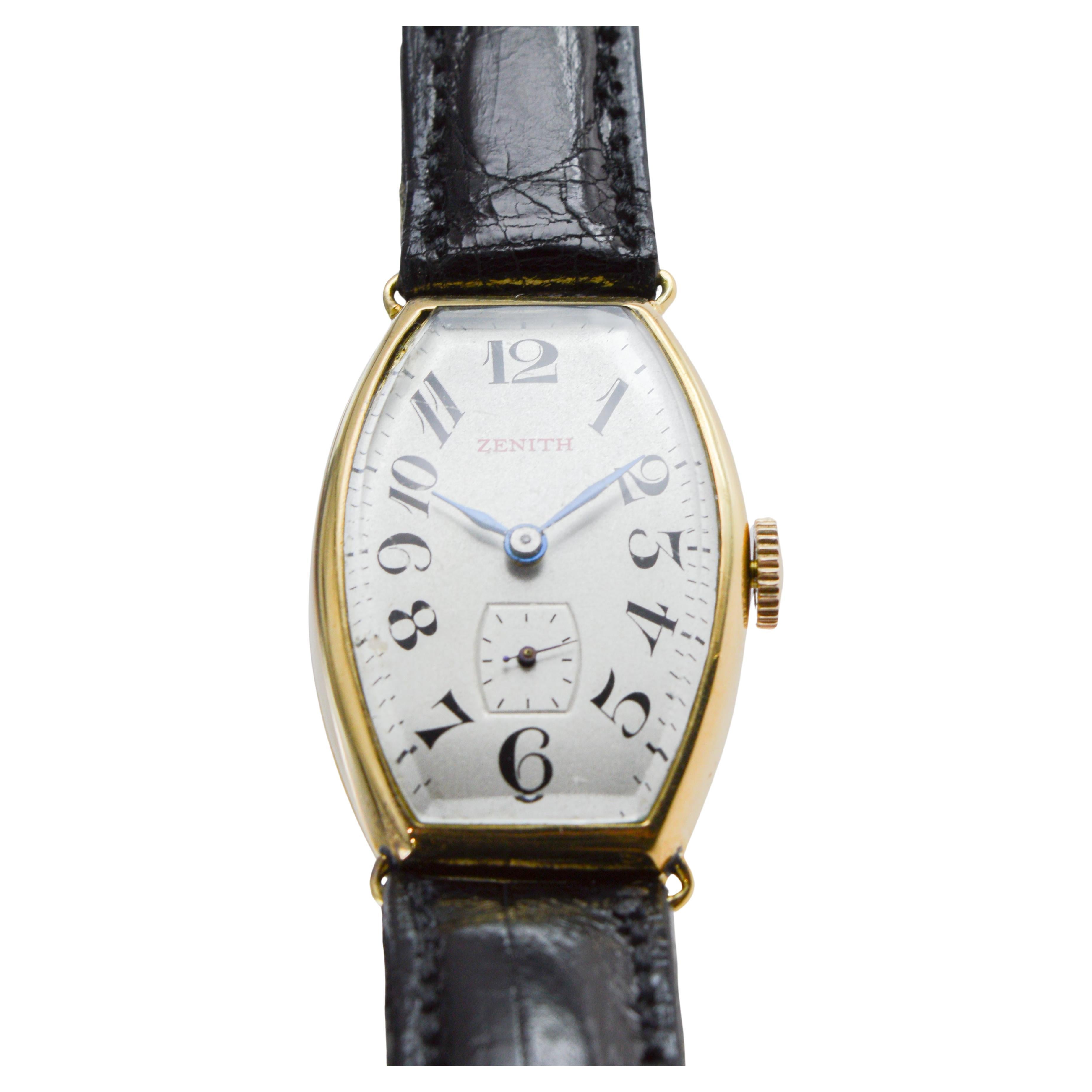 Zenith 18Kt Solid Gold Tonneau Shape Curvex Style circa 1930's For Sale 3