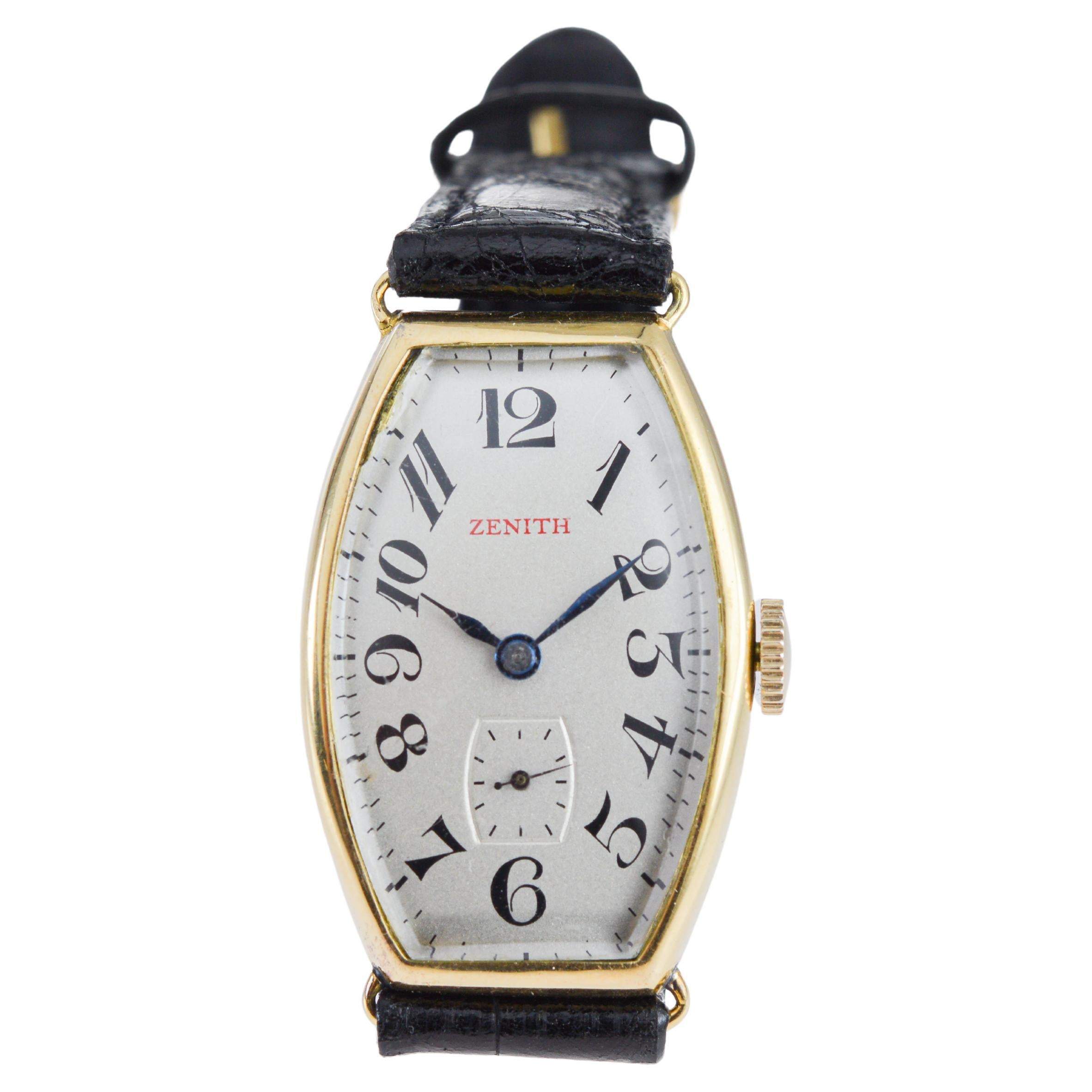 Zenith 18Kt Solid Gold Tonneau Shape Curvex Style circa 1930's For Sale 4
