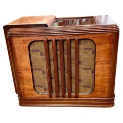 Vintage Zenith 1938 Chairside Art Deco Radio