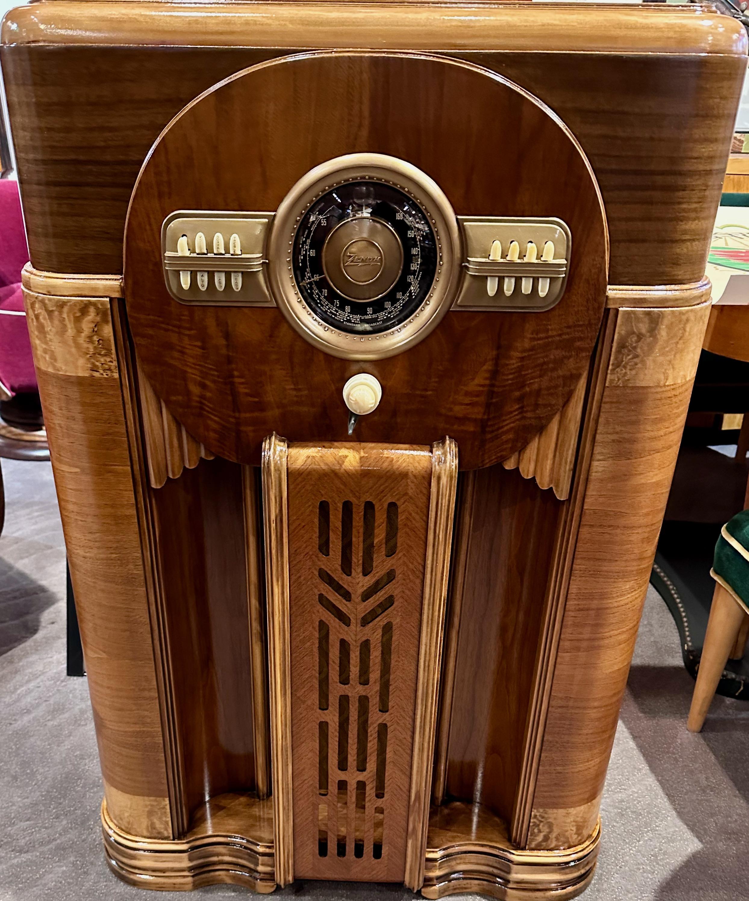 One of Zenith’s best-looking classic consoles was made just before World War II in 1940. Last of the Shutterdials, this twelve-tube radio has been completely refurbished and plays very well with strong selectivity. It has the Wavemagnet internal