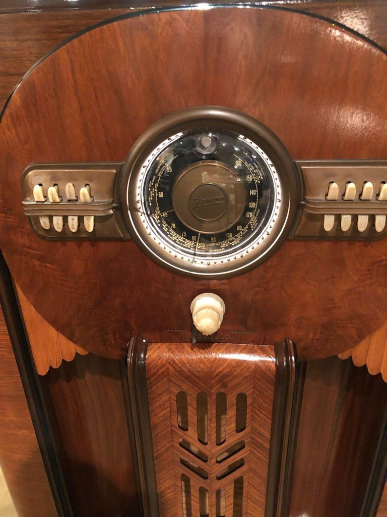 Art Deco Zenith 1940 Aztec 12S471 Tube Robot Dial Console Tube Radio, Restored Bluetooth For Sale