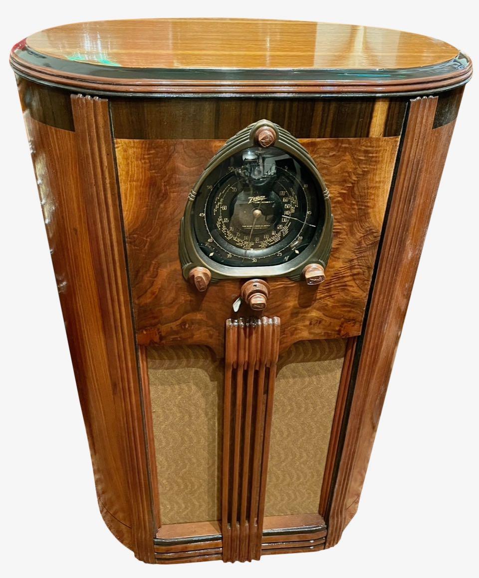 Mid-20th Century Zenith 9S263 Sutter Dial Oval Shaped Console Radio with Bluetooth For Sale