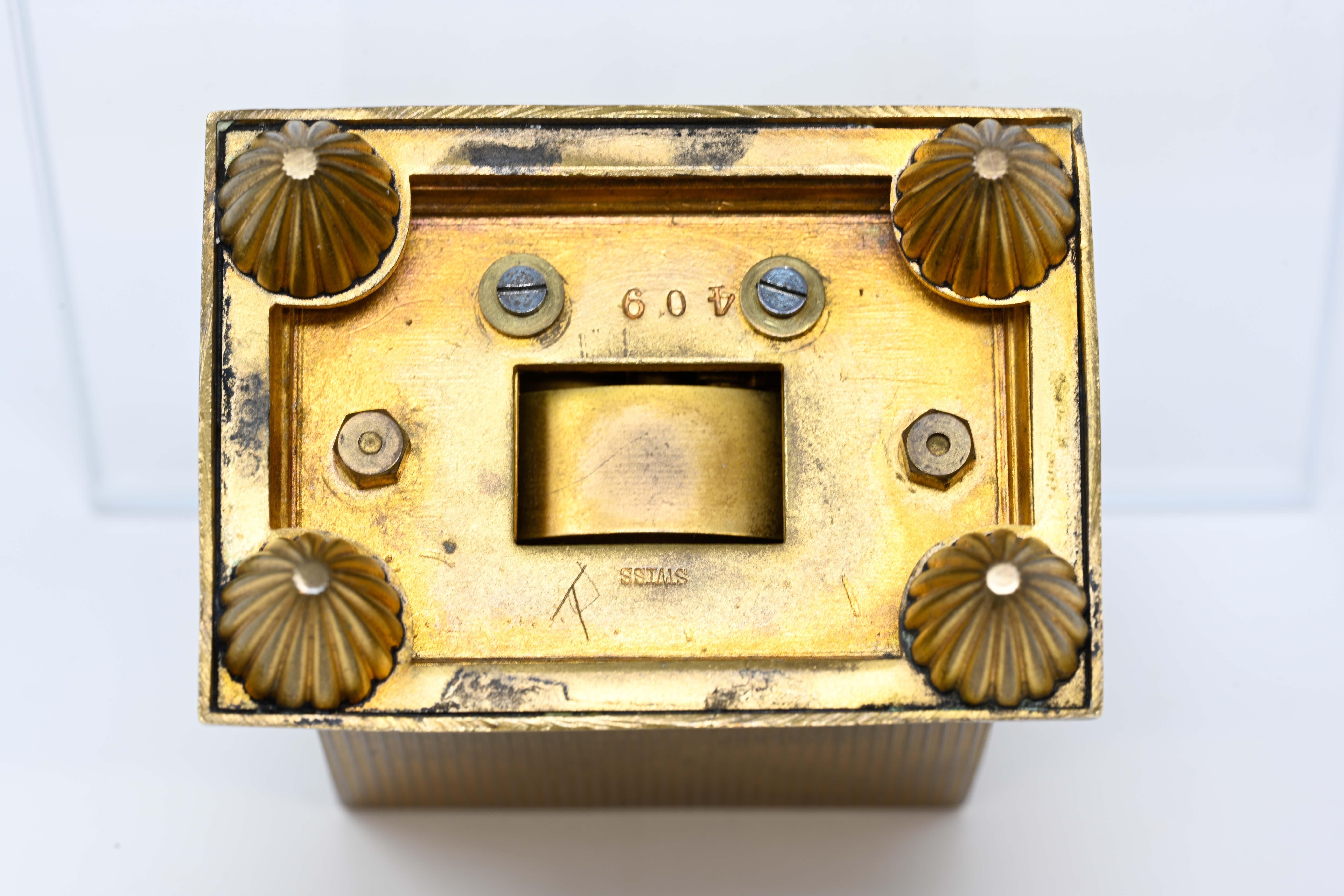 Zenith Alarm, horloge de voyage dorée émaillée en bronze en vente 2