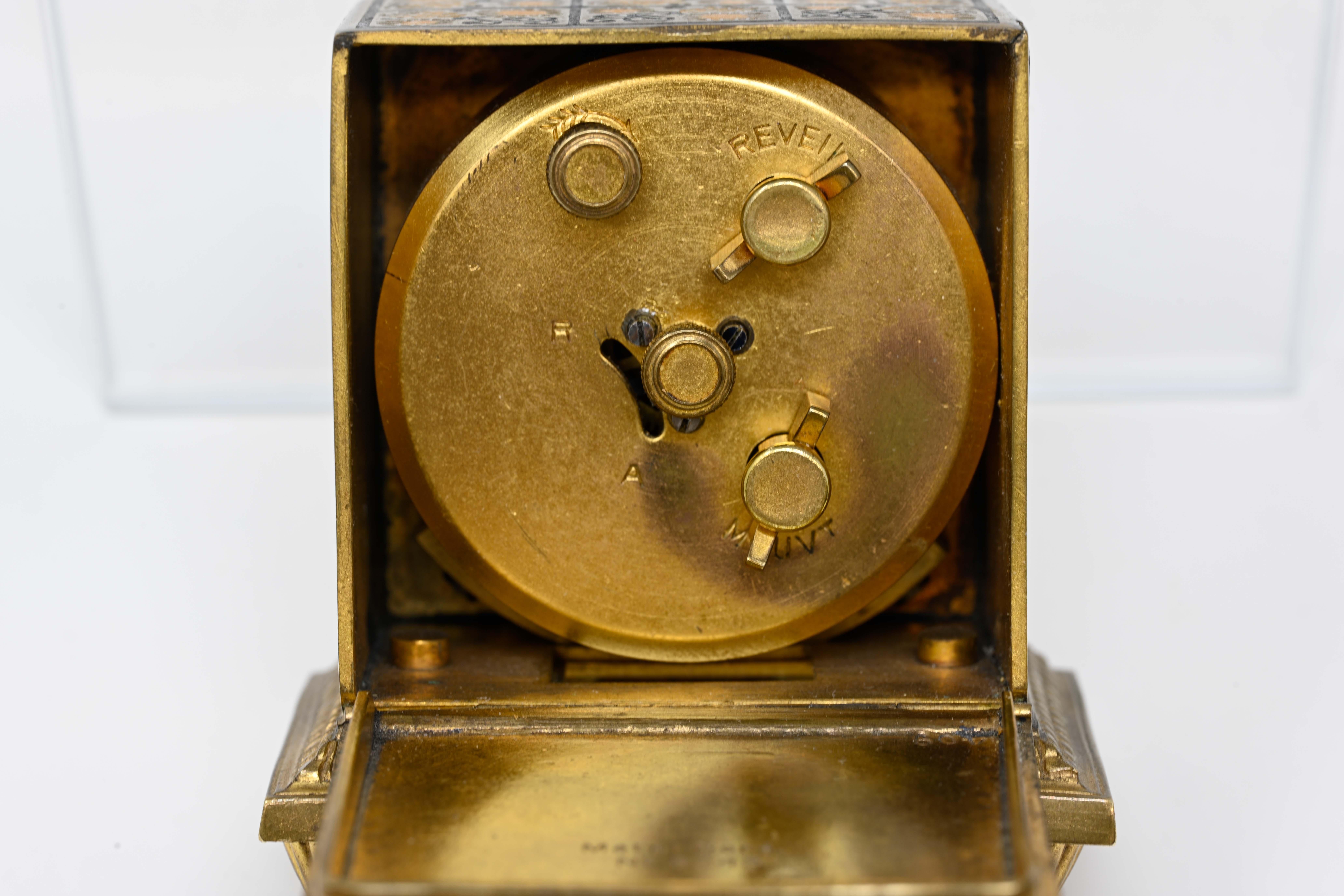 Zenith Alarm, horloge de voyage dorée émaillée en bronze en vente 3