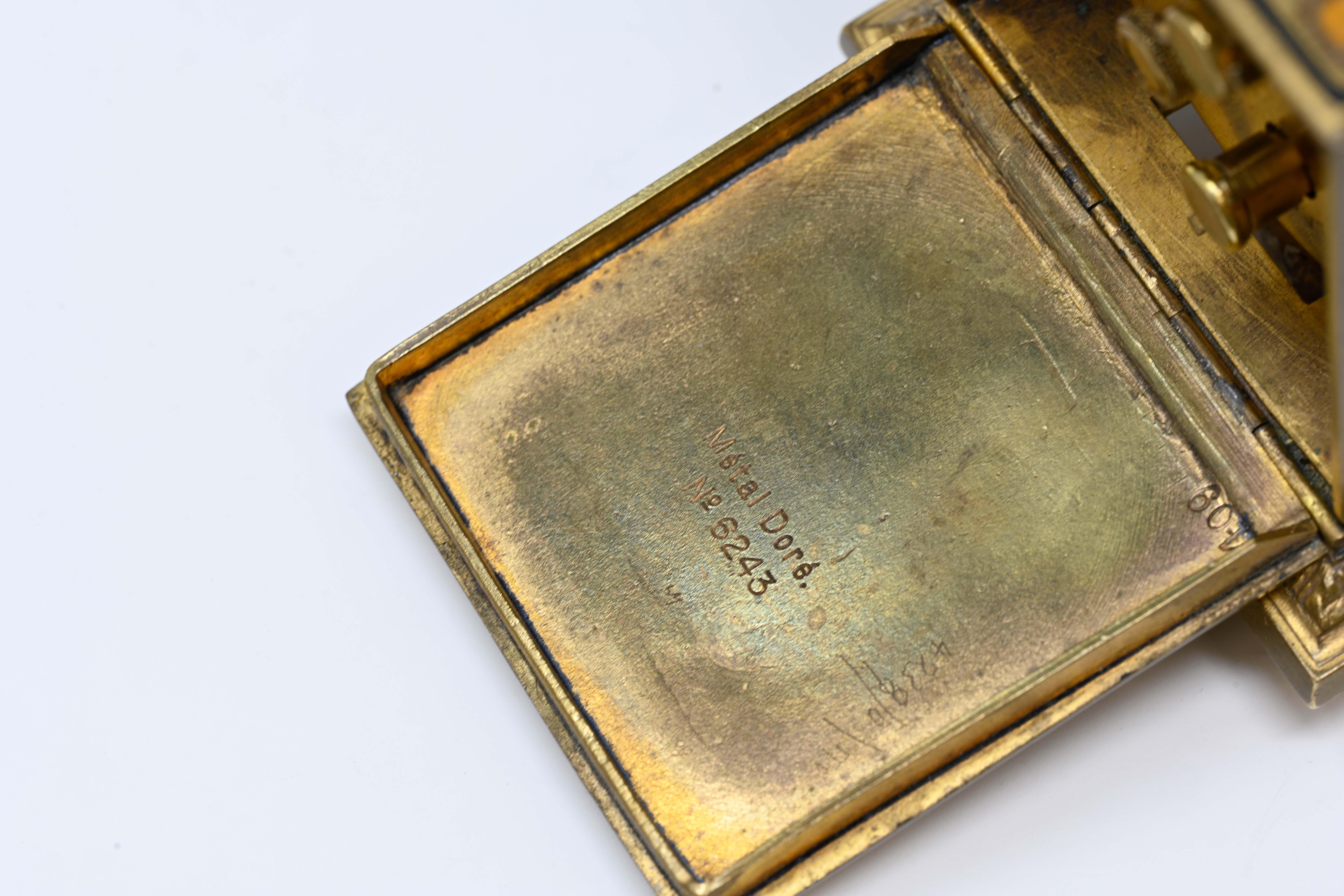 Zenith Alarm, horloge de voyage dorée émaillée en bronze en vente 4