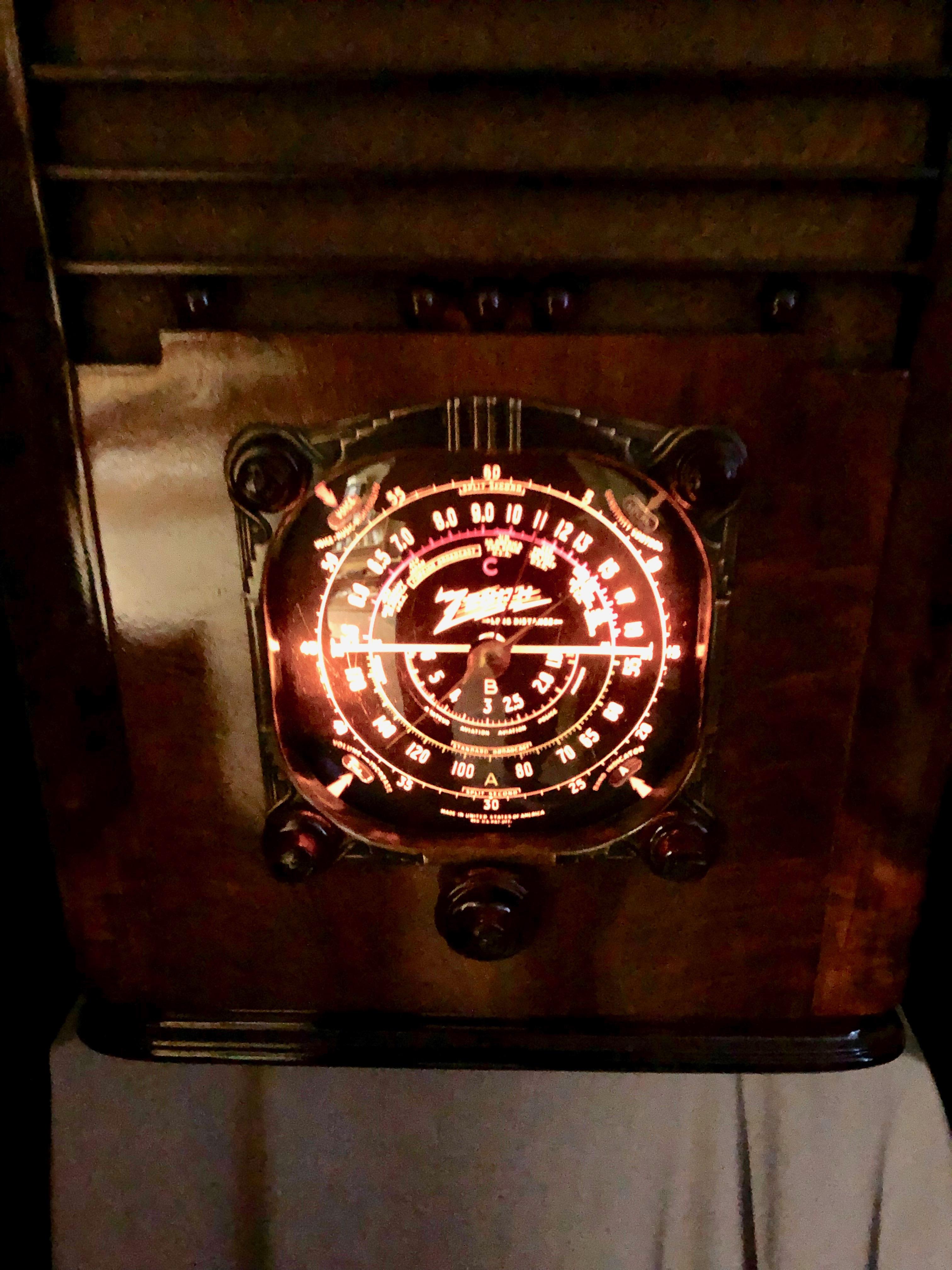 1937 zenith radio