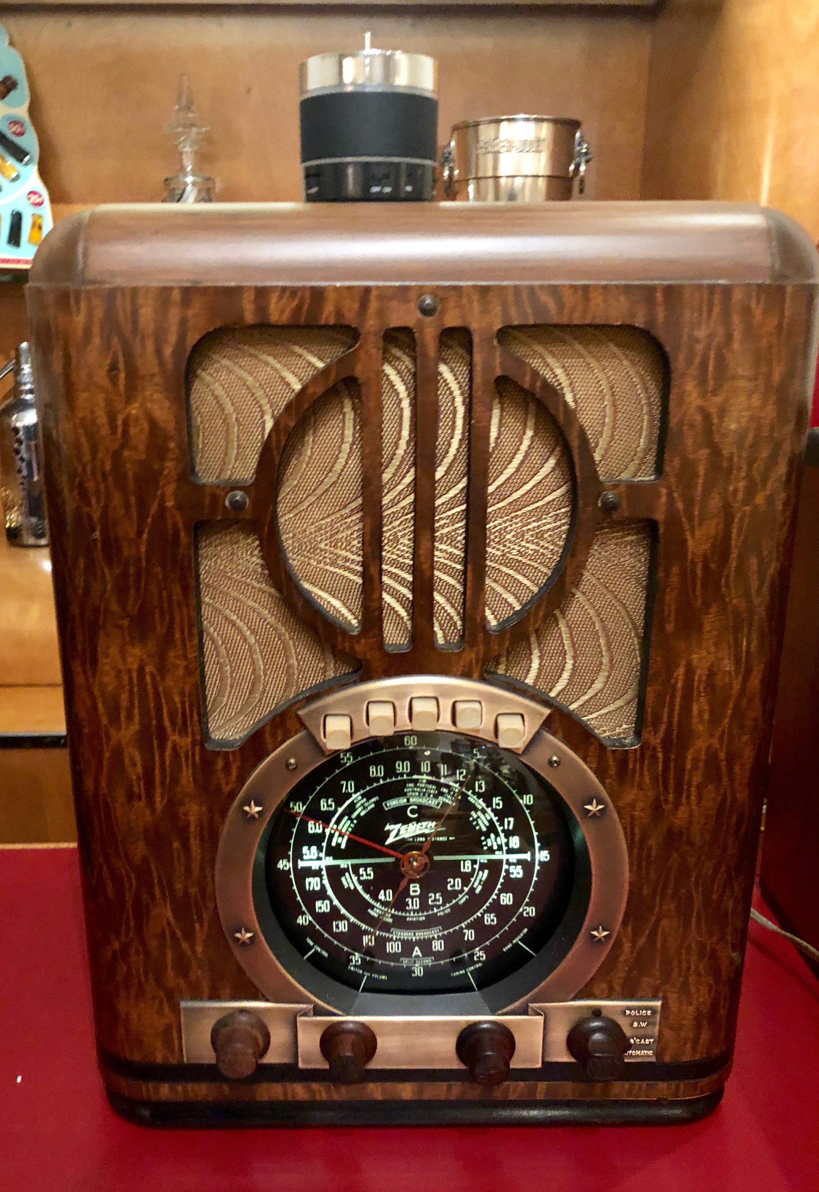 zenith black dial radio