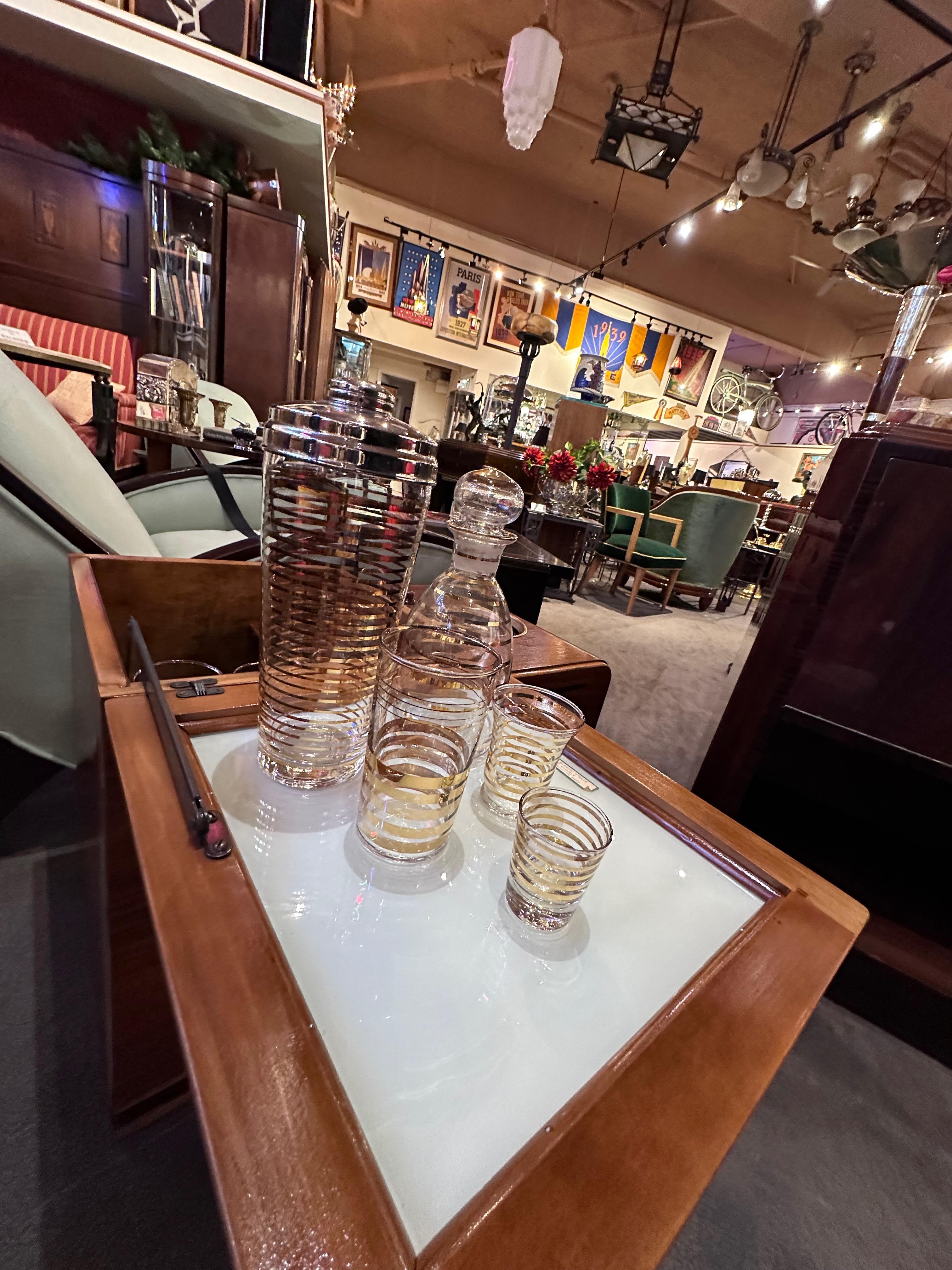 Zenith Chairside Radio Bar avec verres Art Déco rare en vente 4