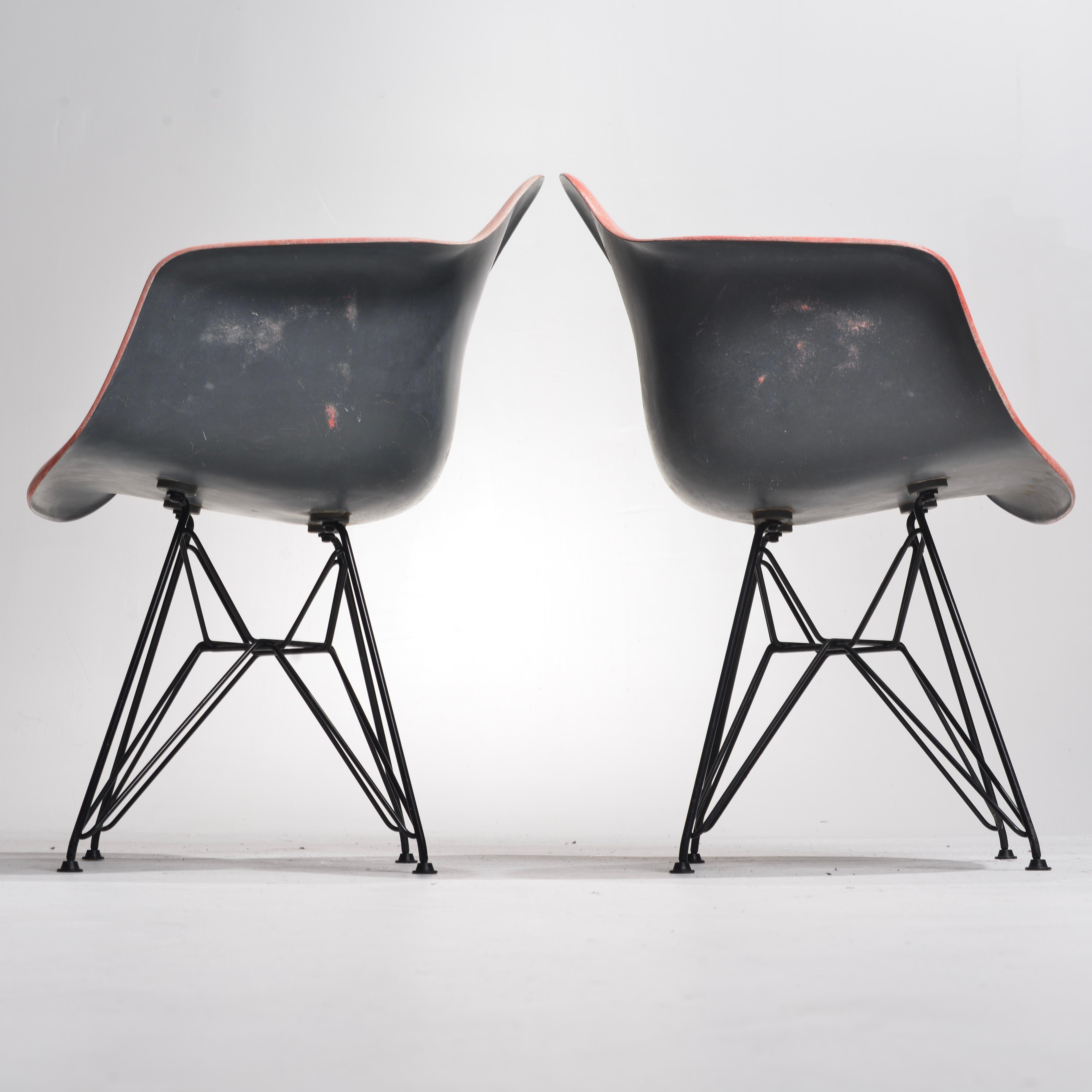 Zenith Charles Eames DAR Fiberglass Shell Chairs For Sale 3