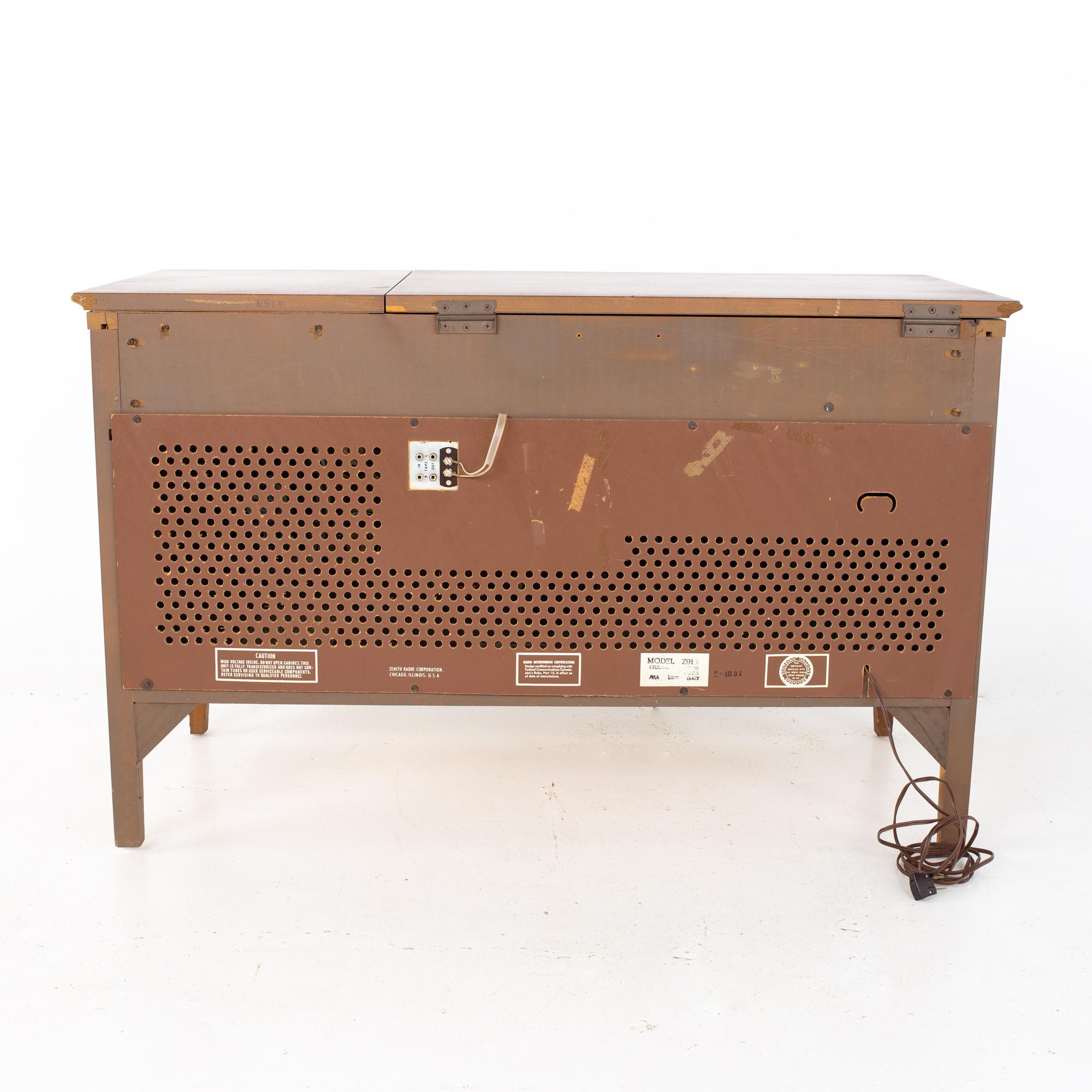 Zenith Mid Century Walnut Stereo Record Console 8