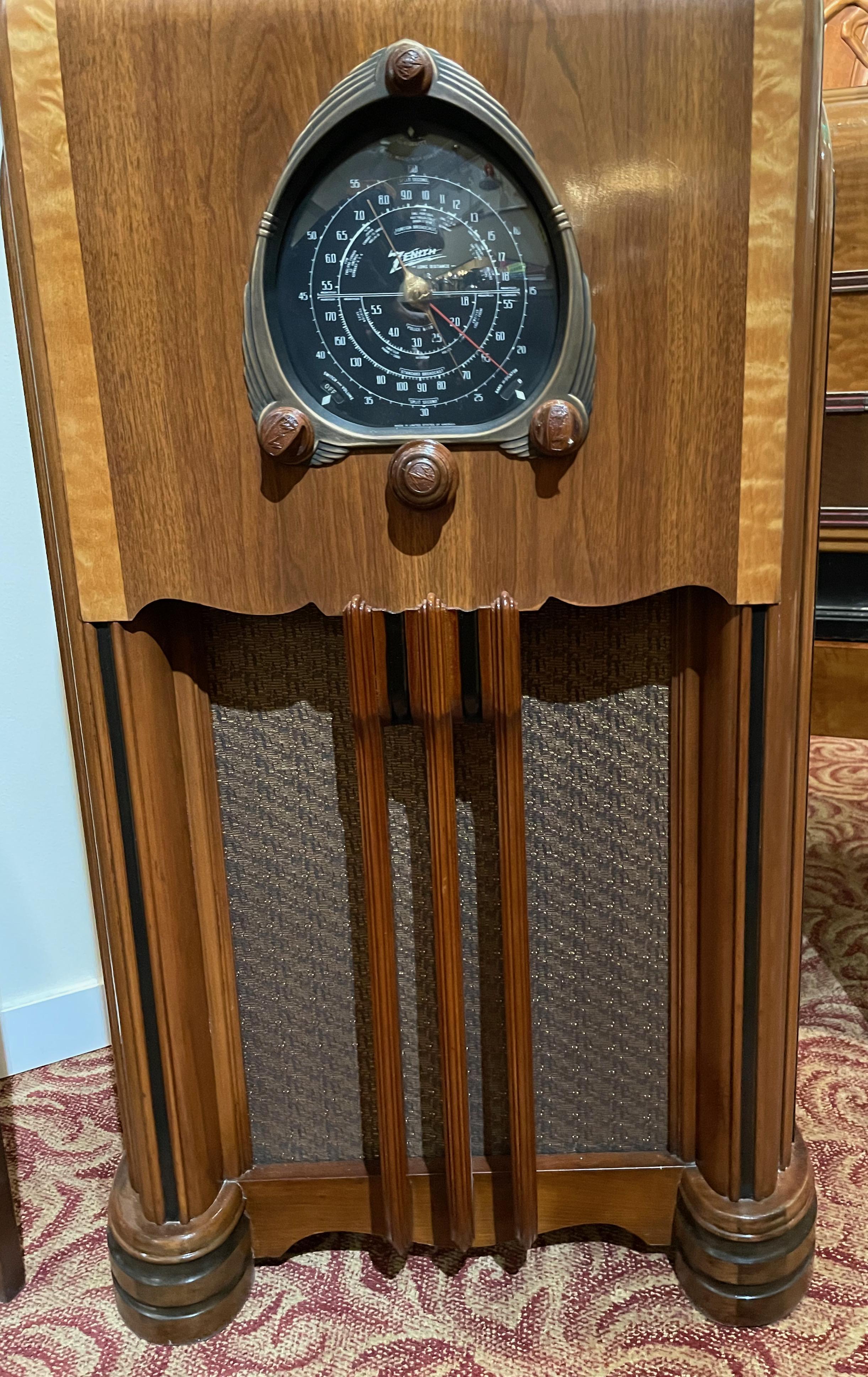Milieu du XXe siècle Radio console Zenith modèle 6S254, 1938, Bluetooth en vente